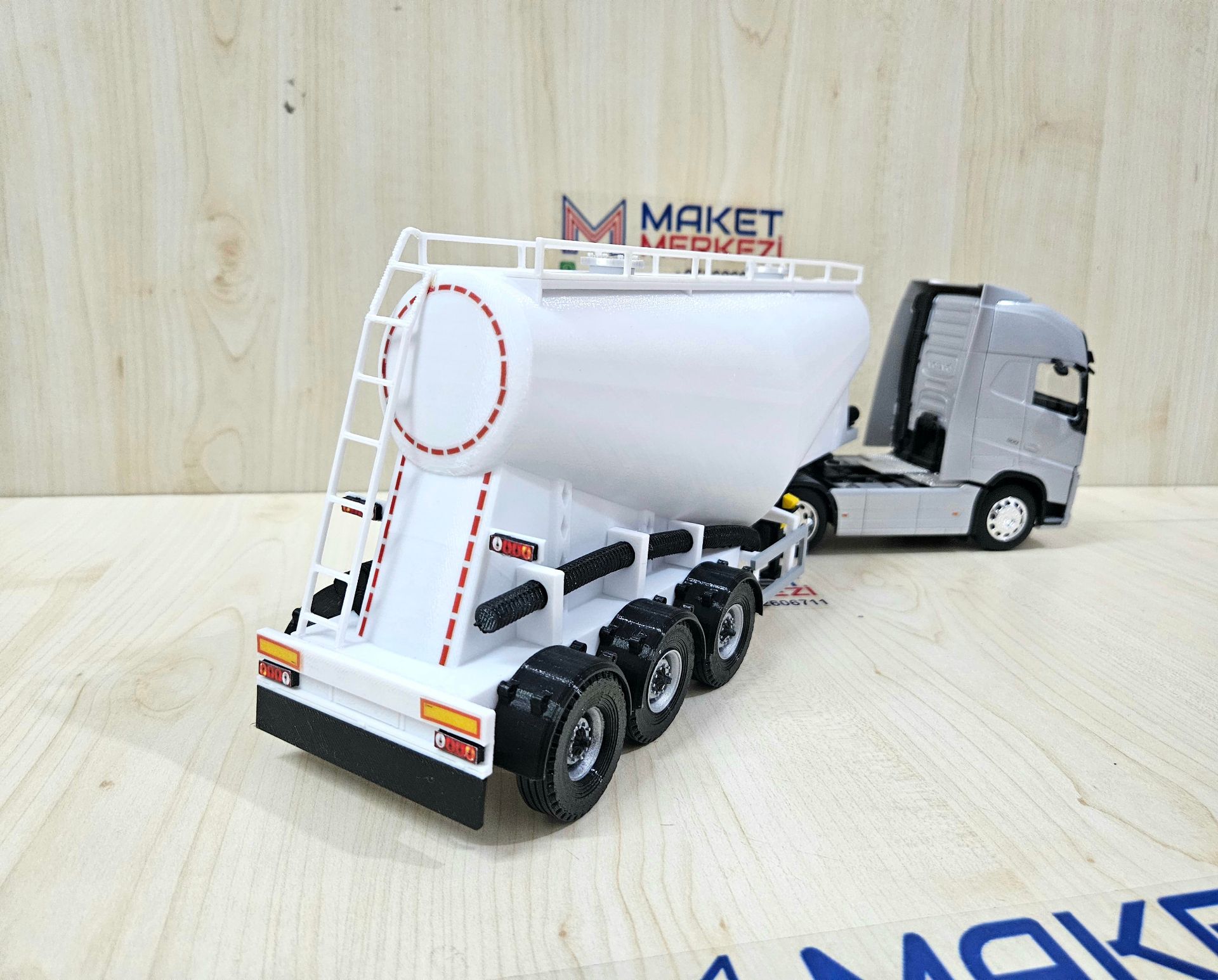1/32 WELLY GRİ VOLVO FH4 V TİPİ SİLOBAS TIR MAKETİ
