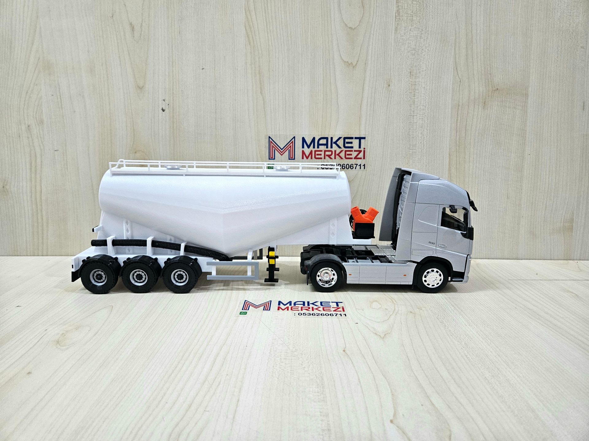 1/32 WELLY GRİ VOLVO FH4 V TİPİ SİLOBAS TIR MAKETİ