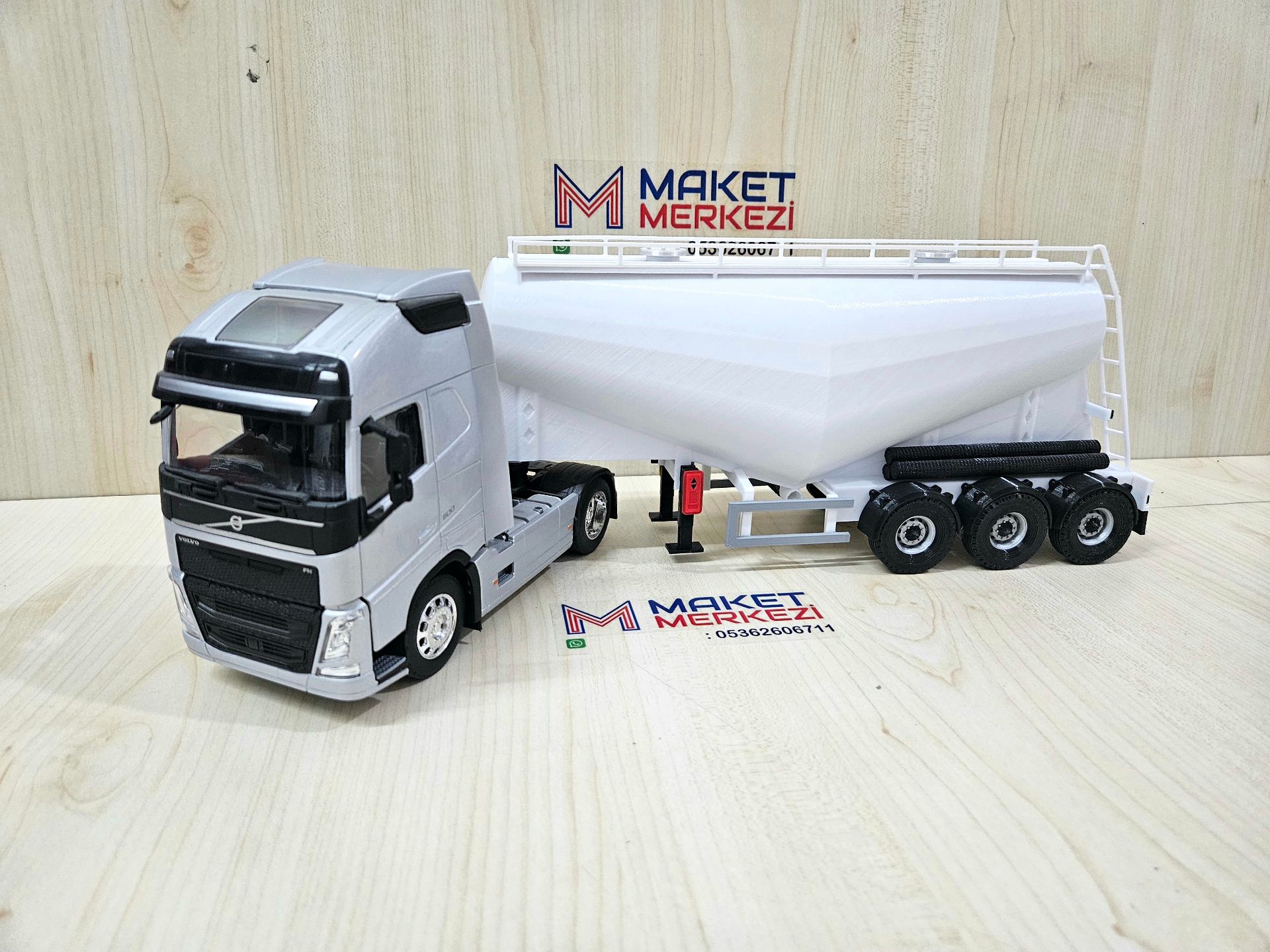 1/32 WELLY GRİ VOLVO FH4 V TİPİ SİLOBAS TIR MAKETİ