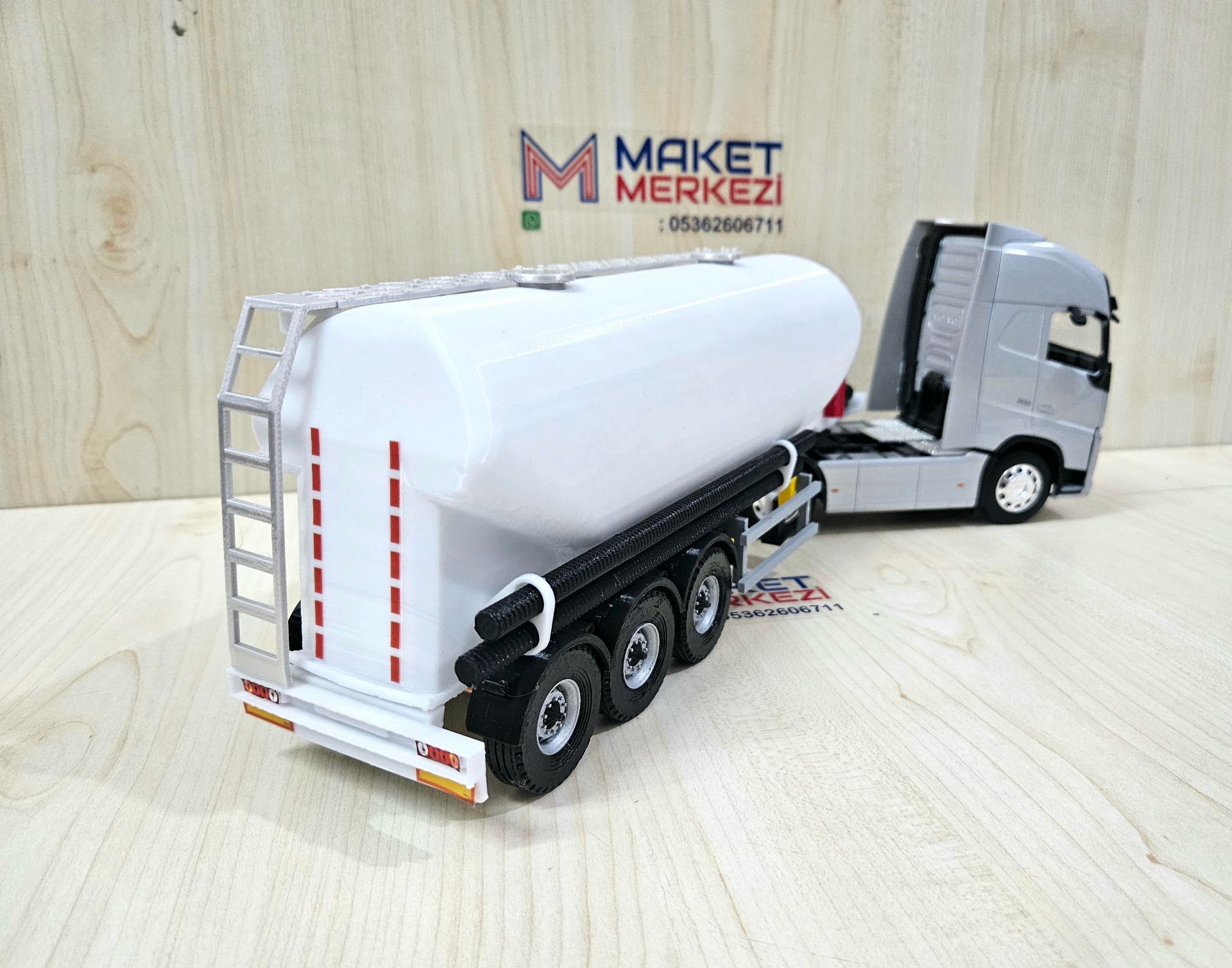 1/32 WELLY GRİ VOLVO FH4 W TİPİ DÜZ SİLOBAS TIR MAKETİ