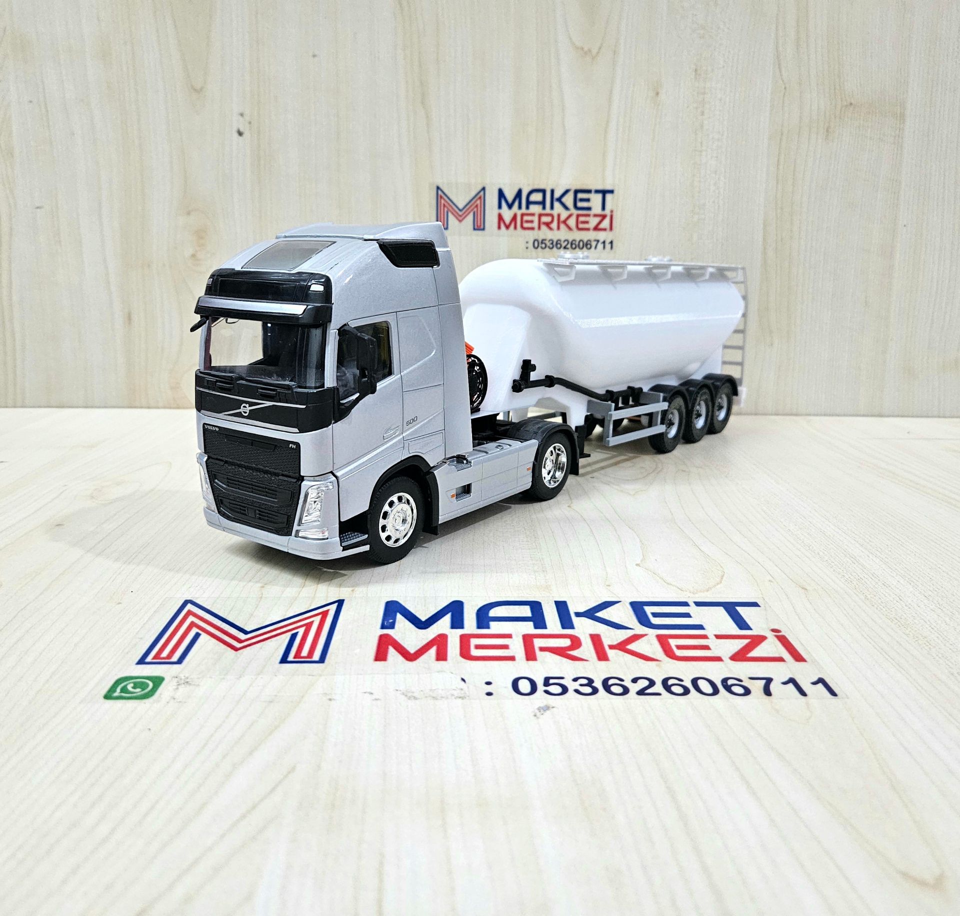1/32 WELLY GRİ VOLVO FH4 W TİPİ DÜZ SİLOBAS TIR MAKETİ