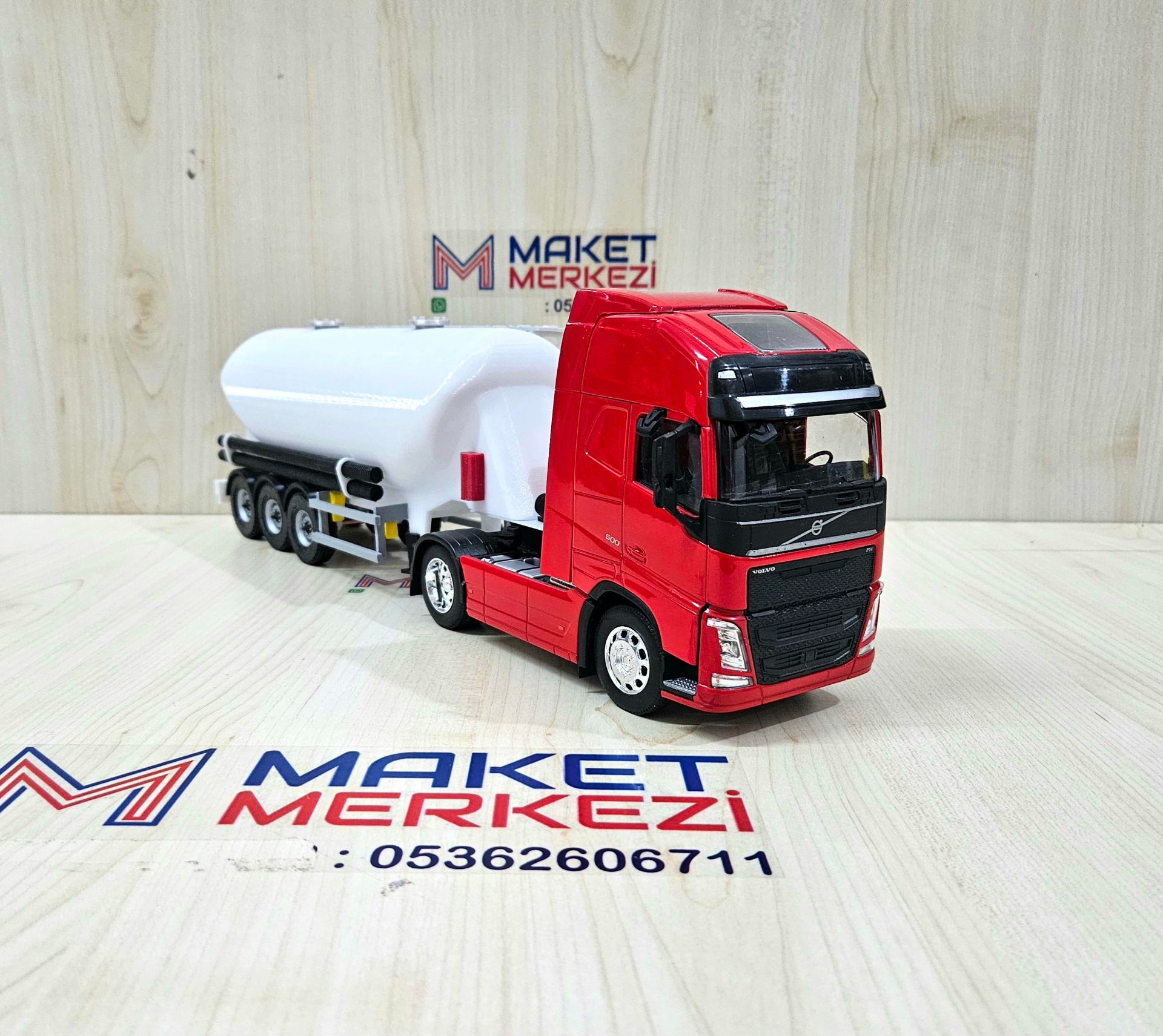 1/32 WELLY KIRMIZI VOLVO FH4 W TİPİ DÜZ SİLOBAS TIR MAKETİ