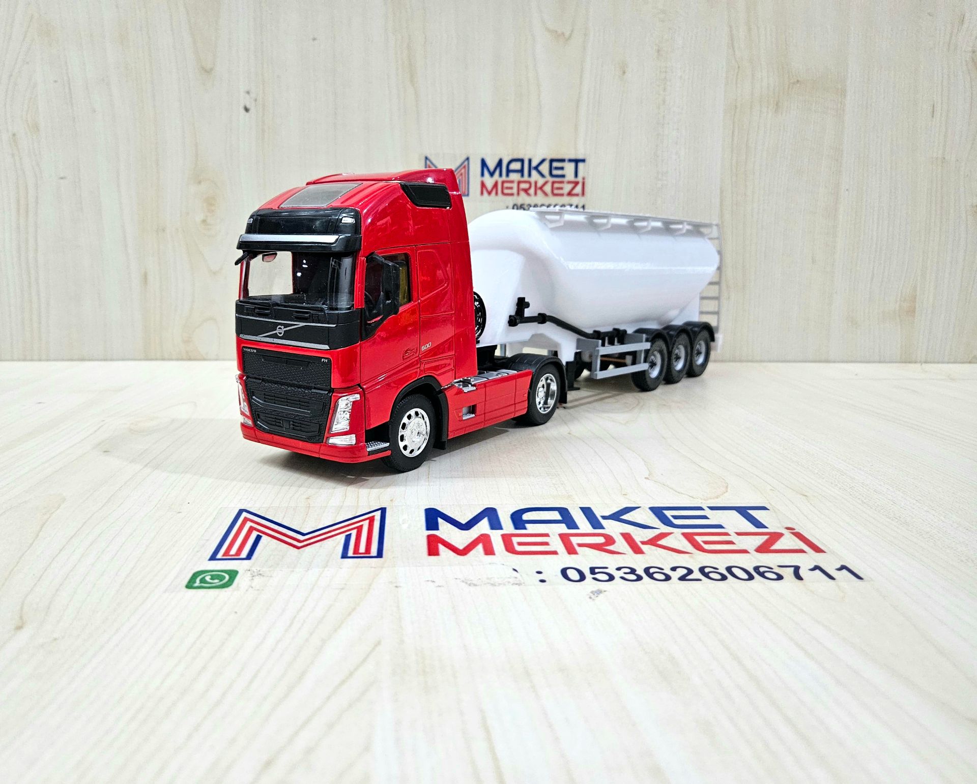 1/32 WELLY KIRMIZI VOLVO FH4 W TİPİ DÜZ SİLOBAS TIR MAKETİ