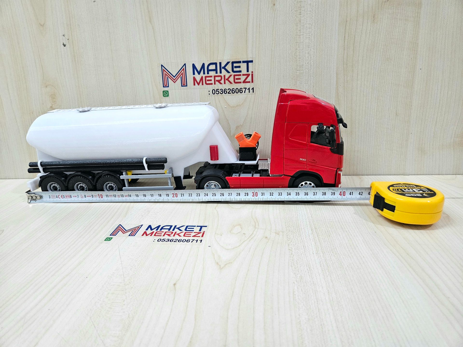 1/32 WELLY KIRMIZI VOLVO FH4 W TİPİ DÜZ SİLOBAS TIR MAKETİ