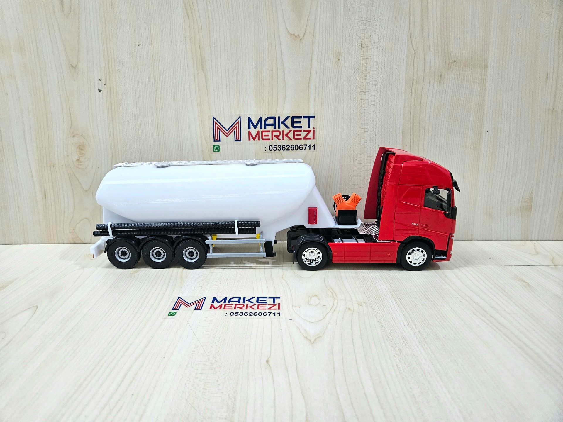 1/32 WELLY KIRMIZI VOLVO FH4 W TİPİ DÜZ SİLOBAS TIR MAKETİ