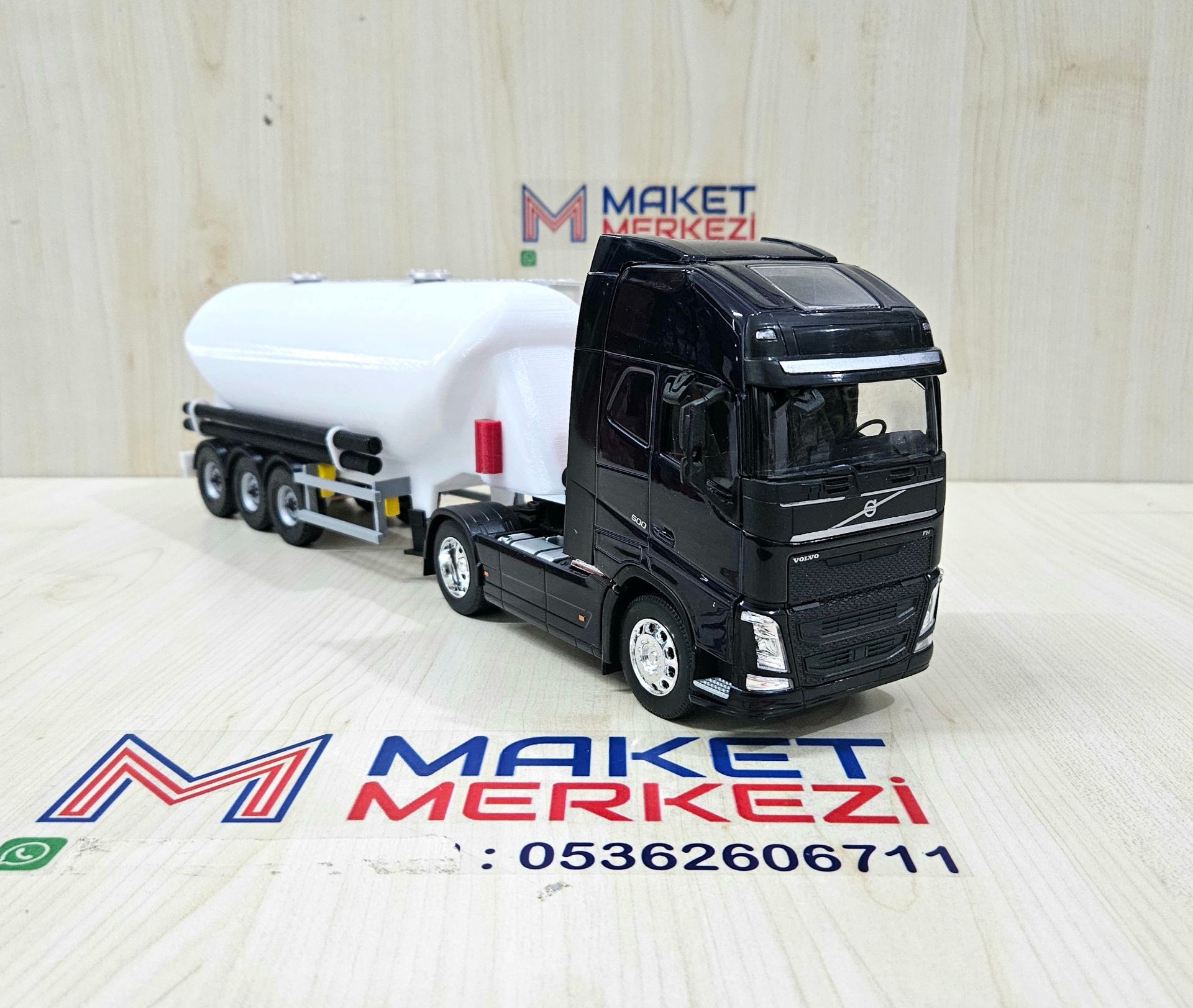 1/32 WELLY LACİVERT VOLVO FH4 W TİPİ DÜZ SİLOBAS TIR MAKETİ