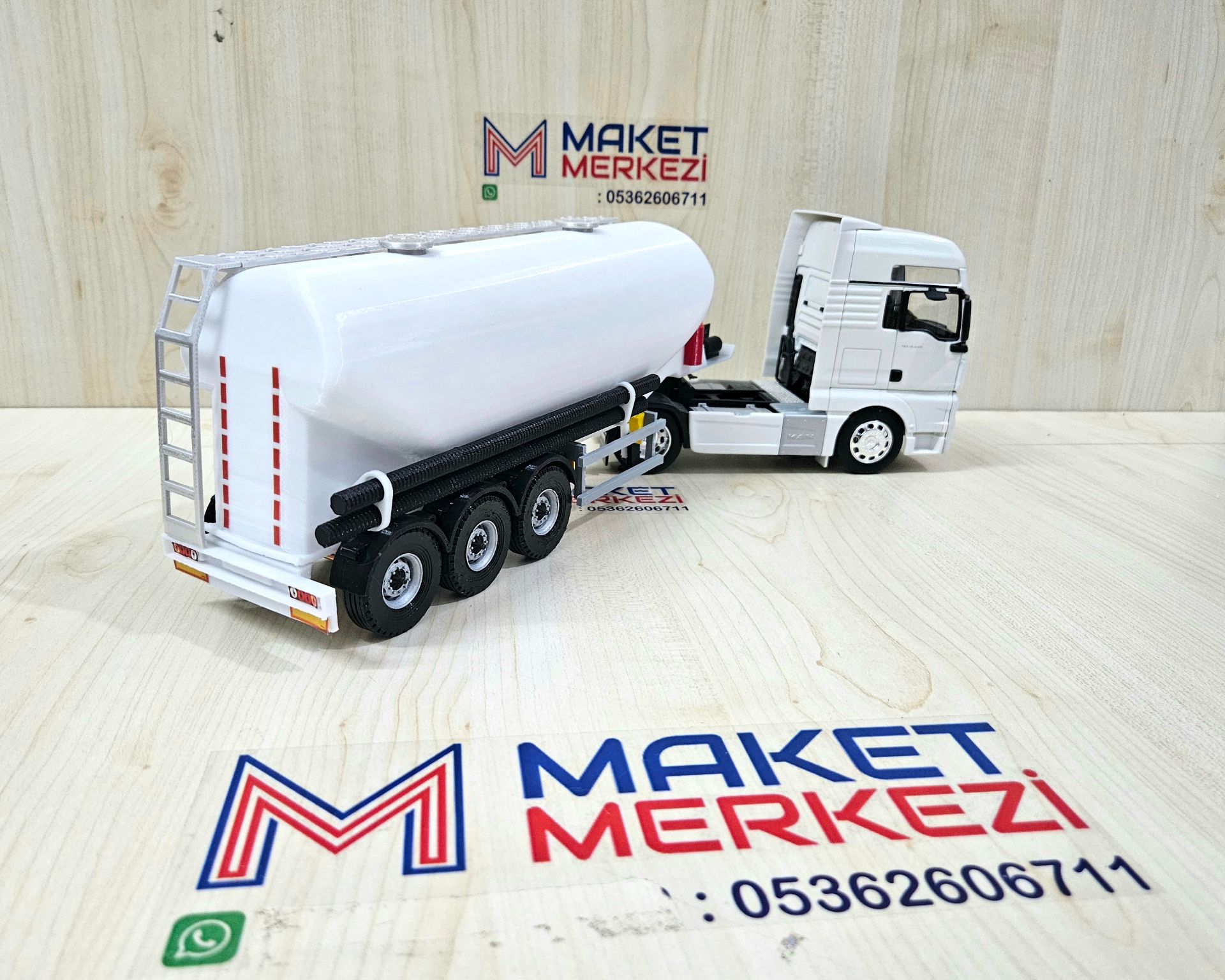 1/32 WELLY MAN TGX W TİPİ DÜZ SİLOBAS TIR MAKETİ