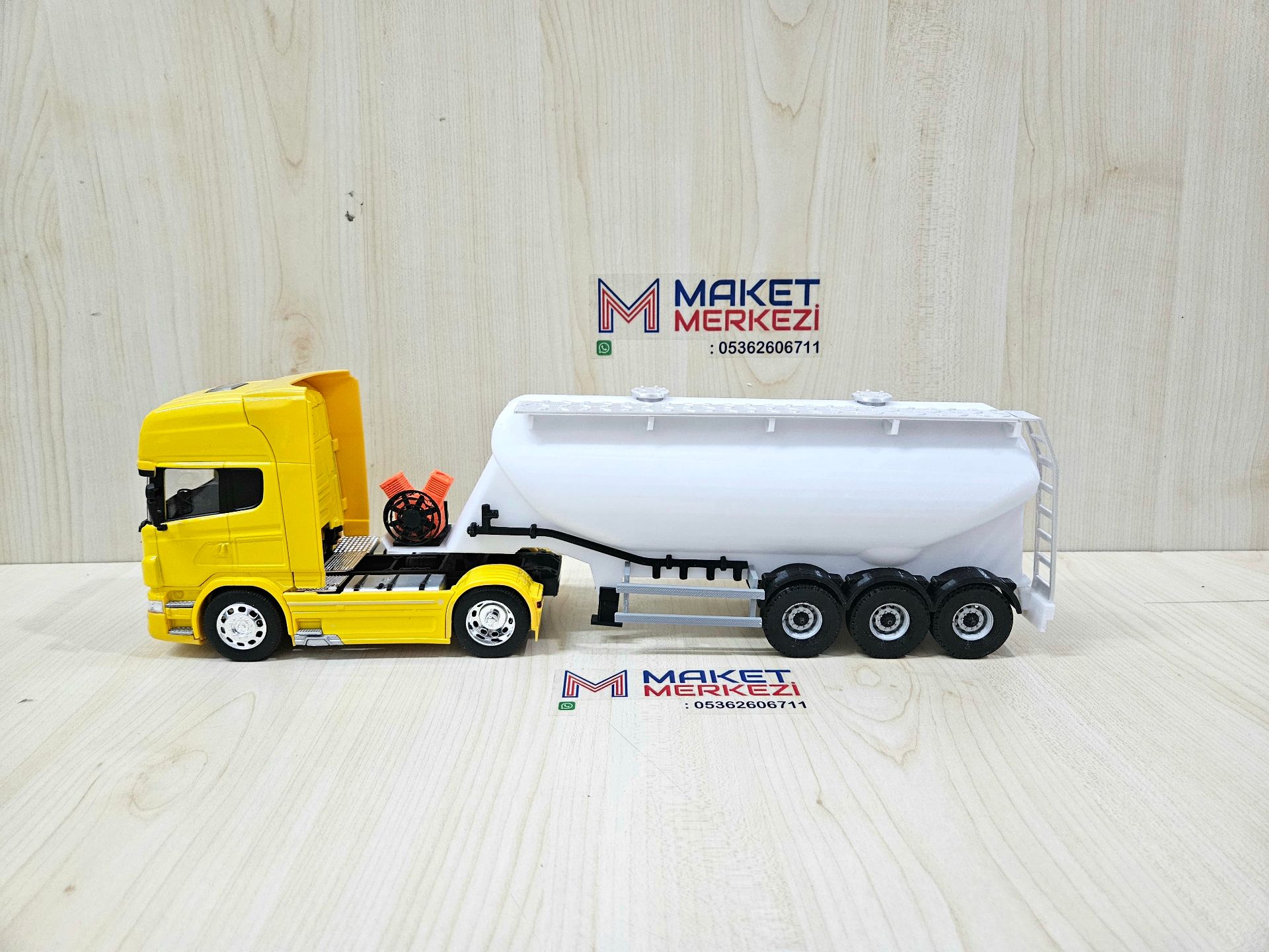 1/32 WELLY SARI SCANIA R730 W TİPİ DÜZ SİLOBAS TIR MAKETİ