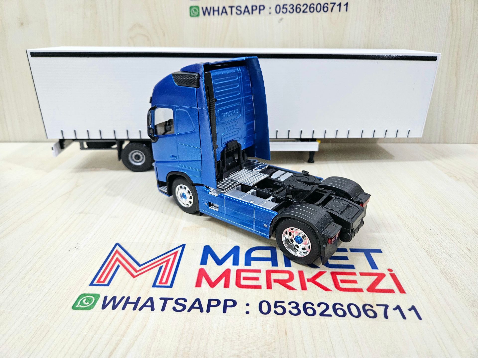 1/32 WELLY MAVİ VOLVO FH4 TENTE DORSELİ TIR