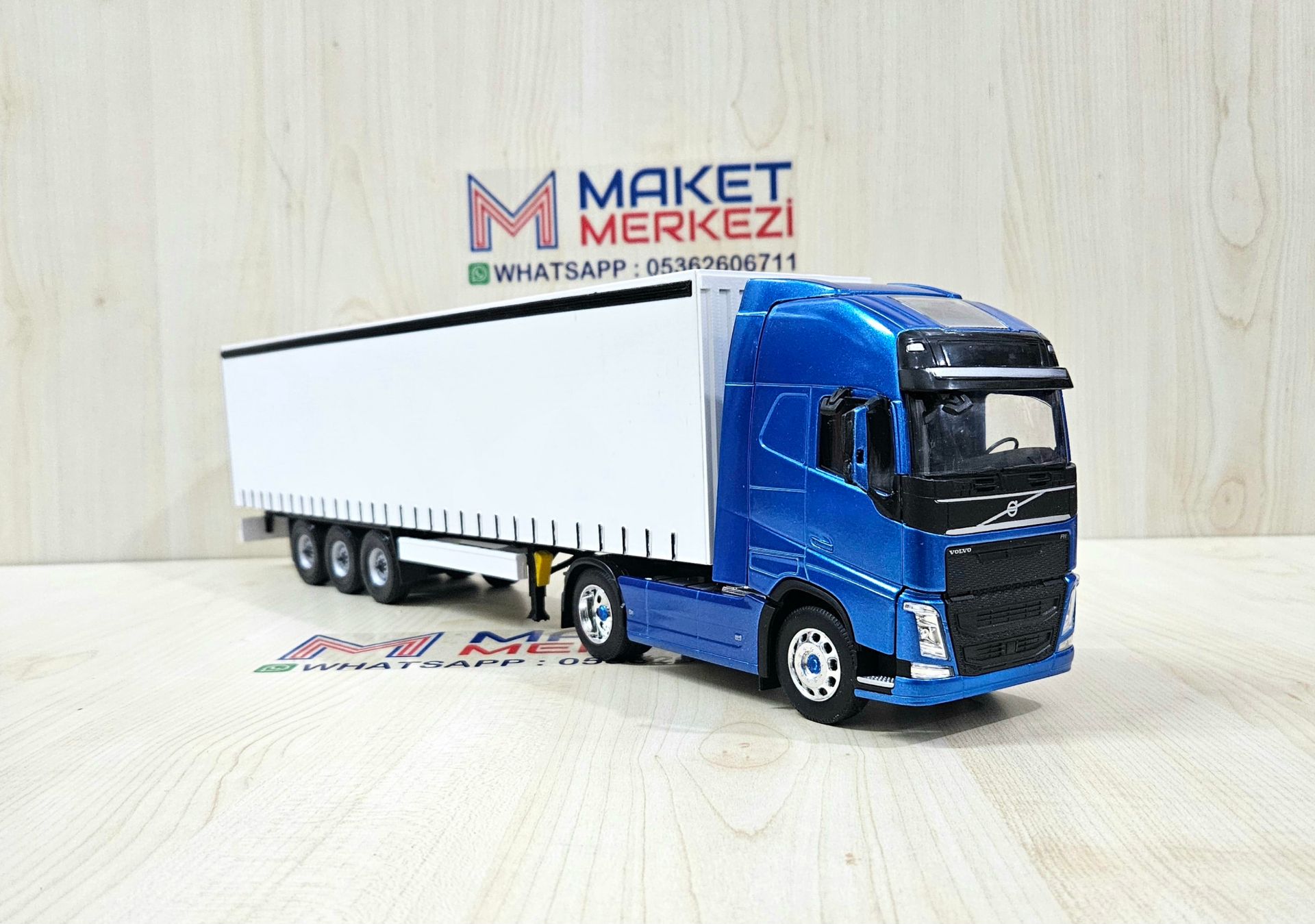 1/32 WELLY MAVİ VOLVO FH4 TENTE DORSELİ TIR