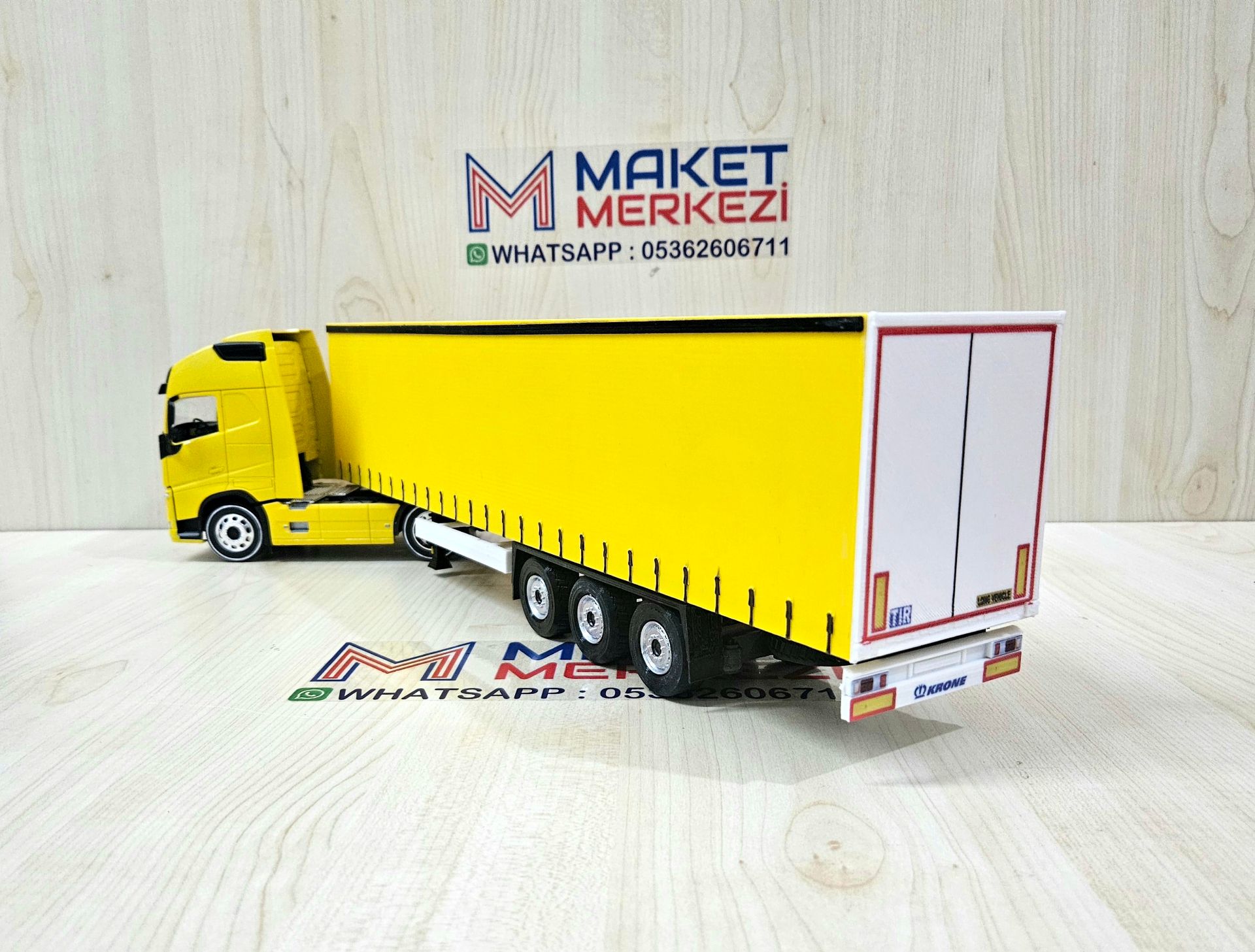 1/32 WELLY SARI VOLVO FH4 TENTE DORSELİ TIR MAKETİ