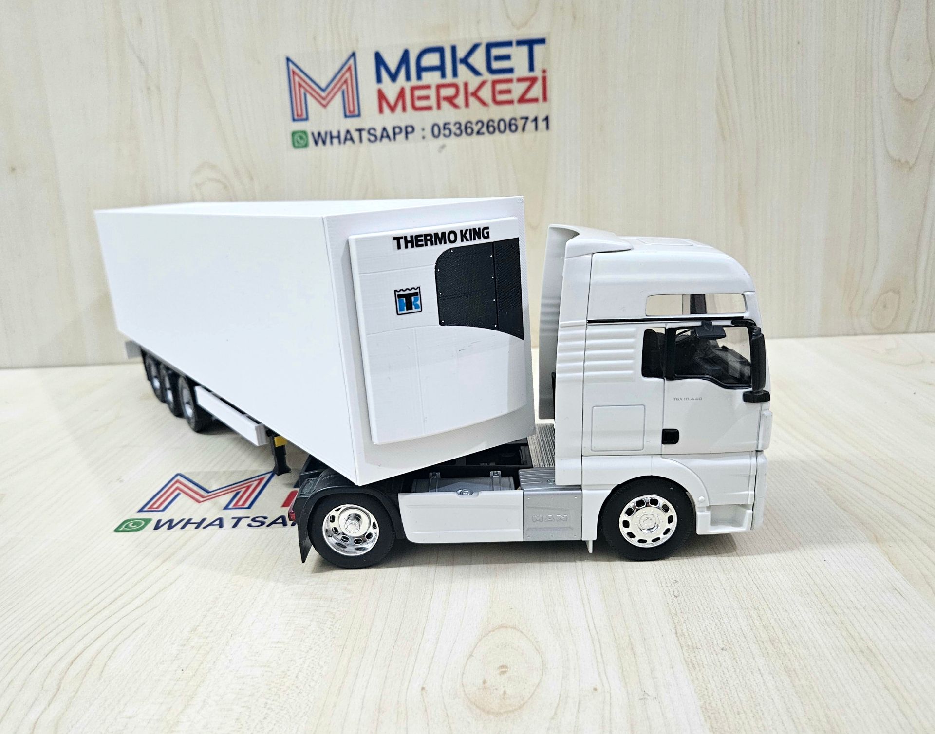 1/32 WELLY MAN TGX FRIGO DORSELİ TIR MAKETİ