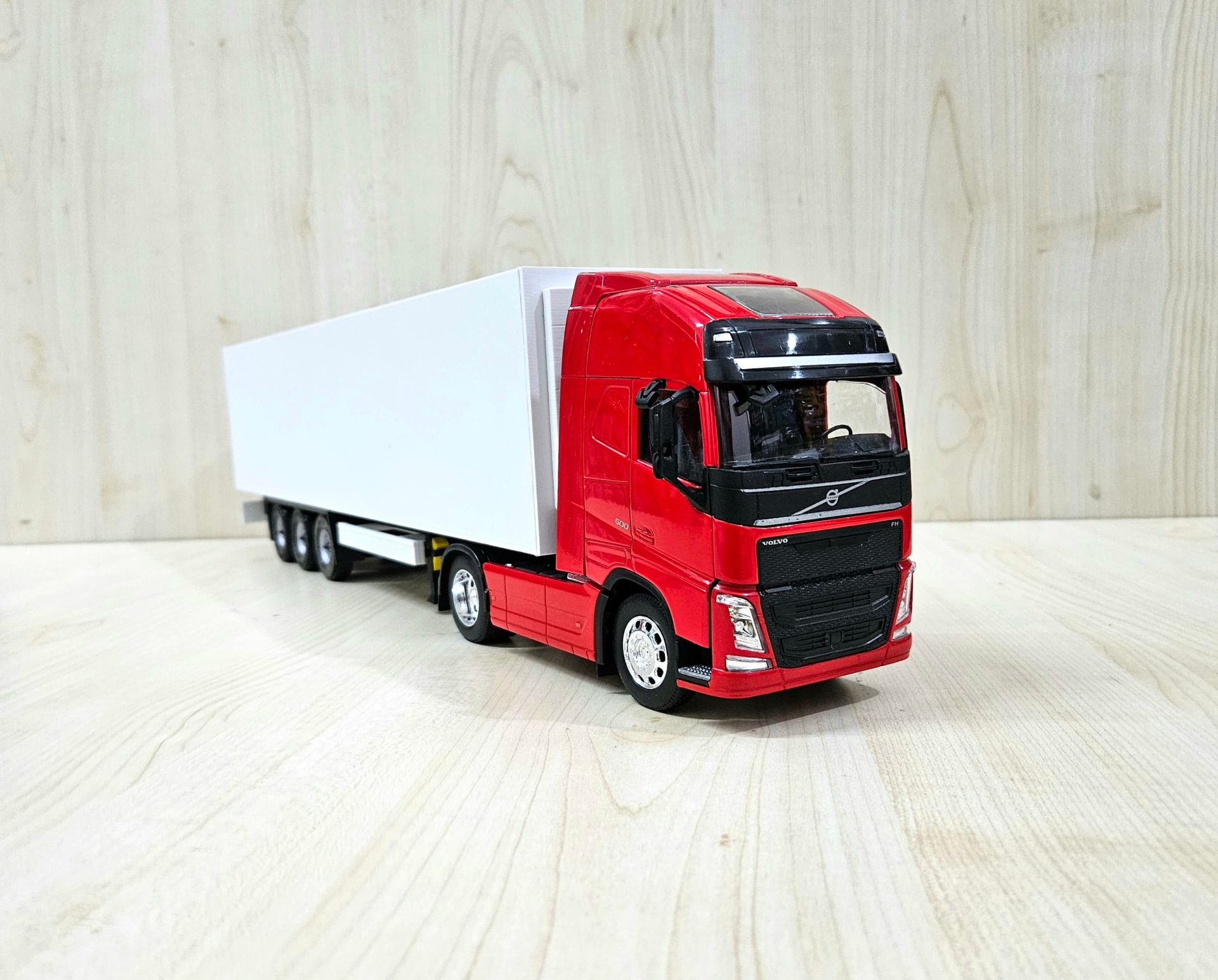1/32 WELLY KIRMIZI VOLVO FH4 FRIGO DORSELİ TIR MAKETİ