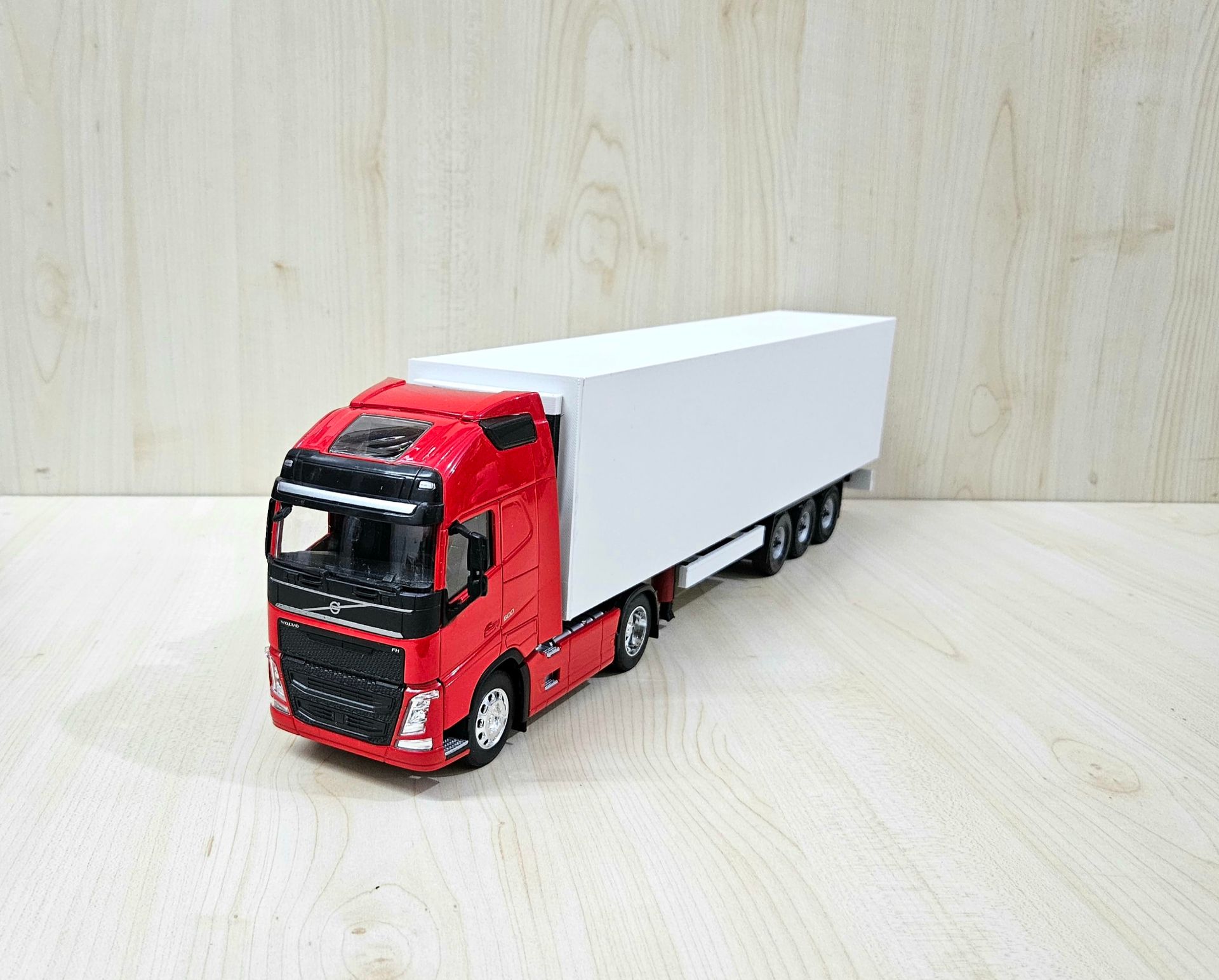 1/32 WELLY KIRMIZI VOLVO FH4 FRIGO DORSELİ TIR MAKETİ