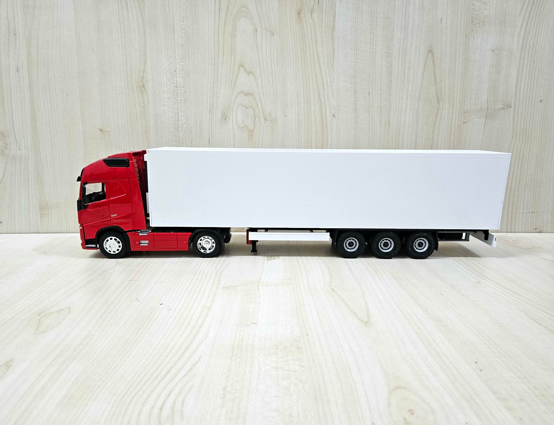 1/32 WELLY KIRMIZI VOLVO FH4 FRIGO DORSELİ TIR MAKETİ