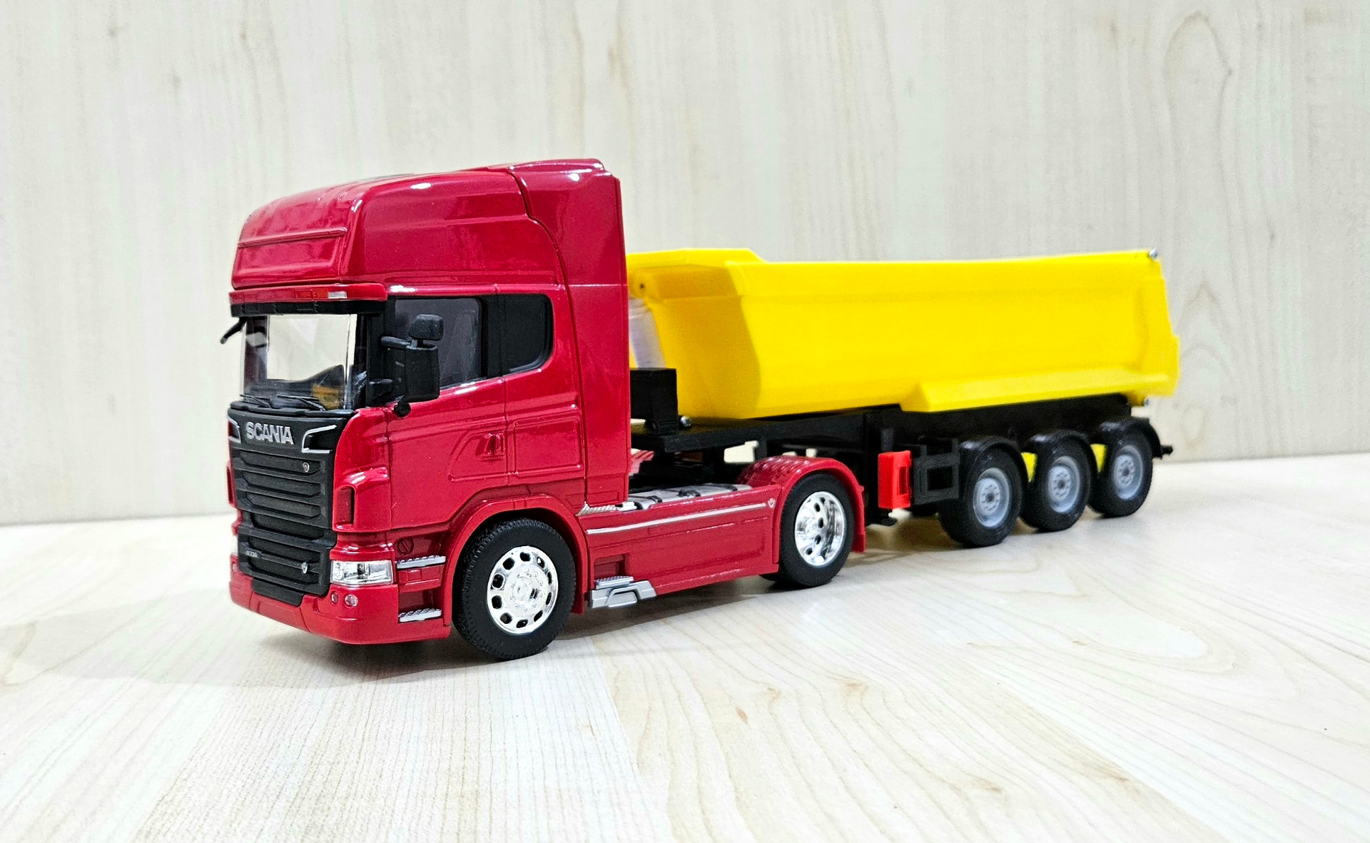 1/32 WELLY SCANIA R730 DAMPERLİ TIR MAKETİ