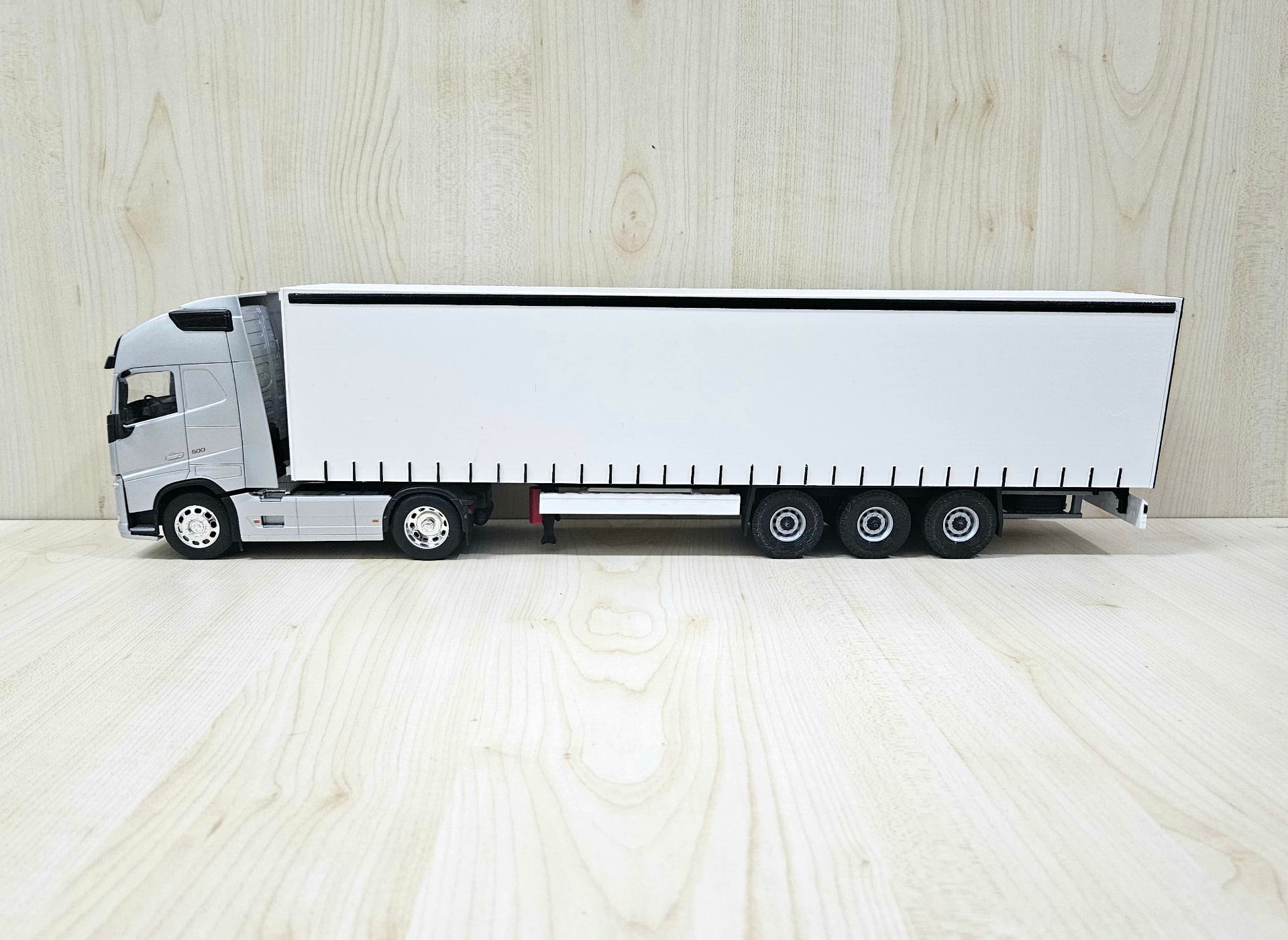 1/32 WELLY GRİ VOLVO FH4 TENTE DORSELİ TIR MAKETİ