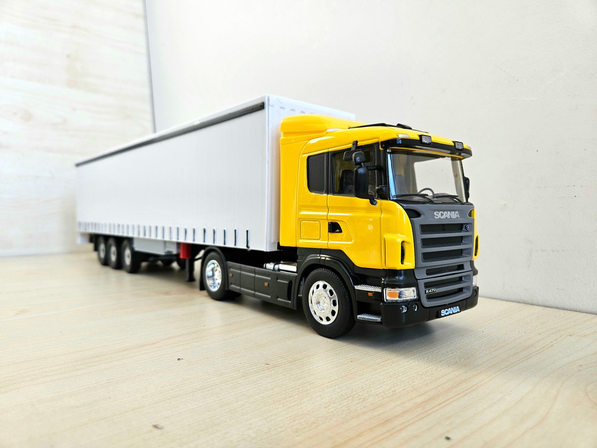 1/32 WELLY SCANIA R470 TENTE DORSELİ TIR MAKETİ