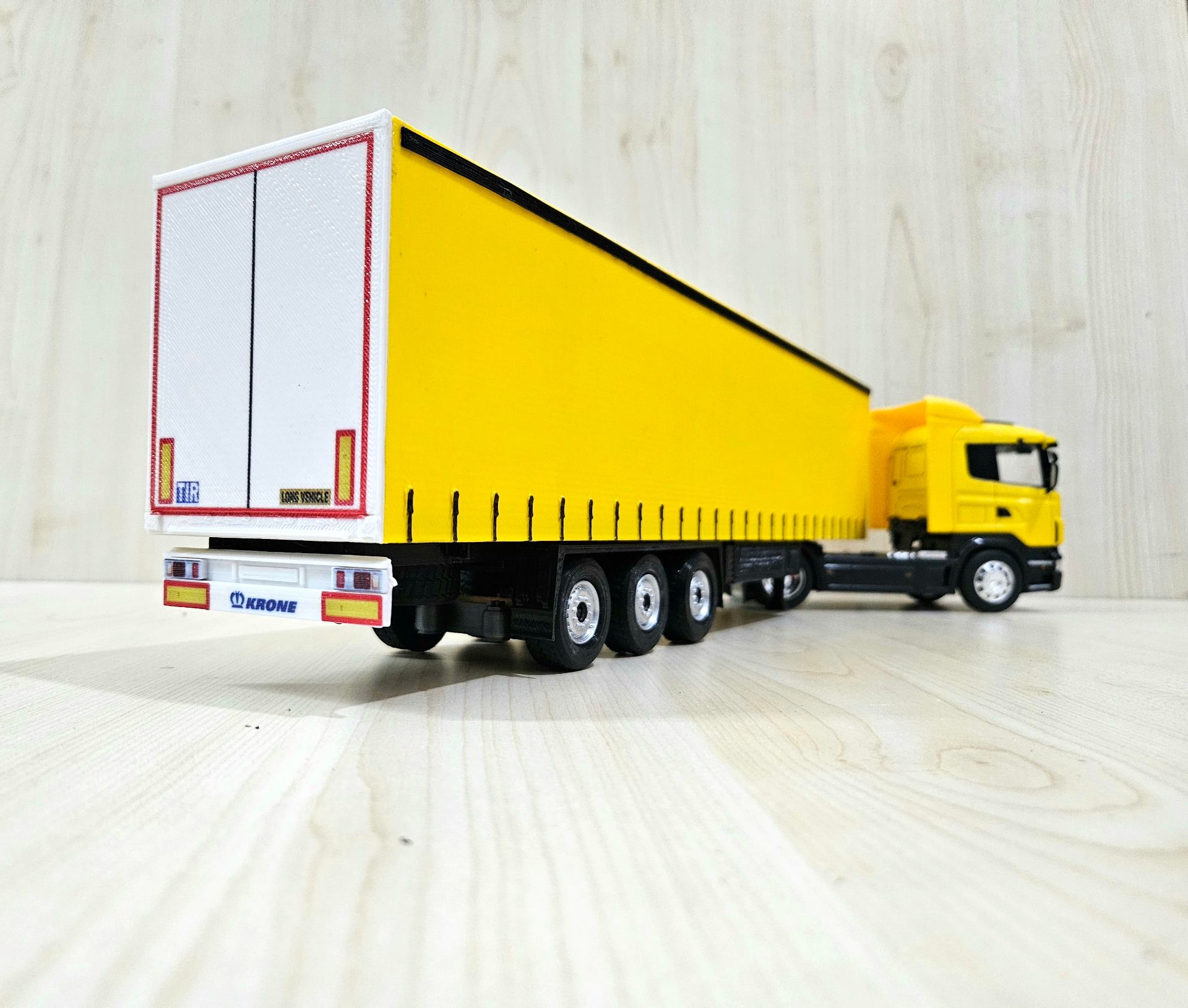 1/32 WELLY SCANIA R470 TENTE DORSELİ TIR MAKETİ