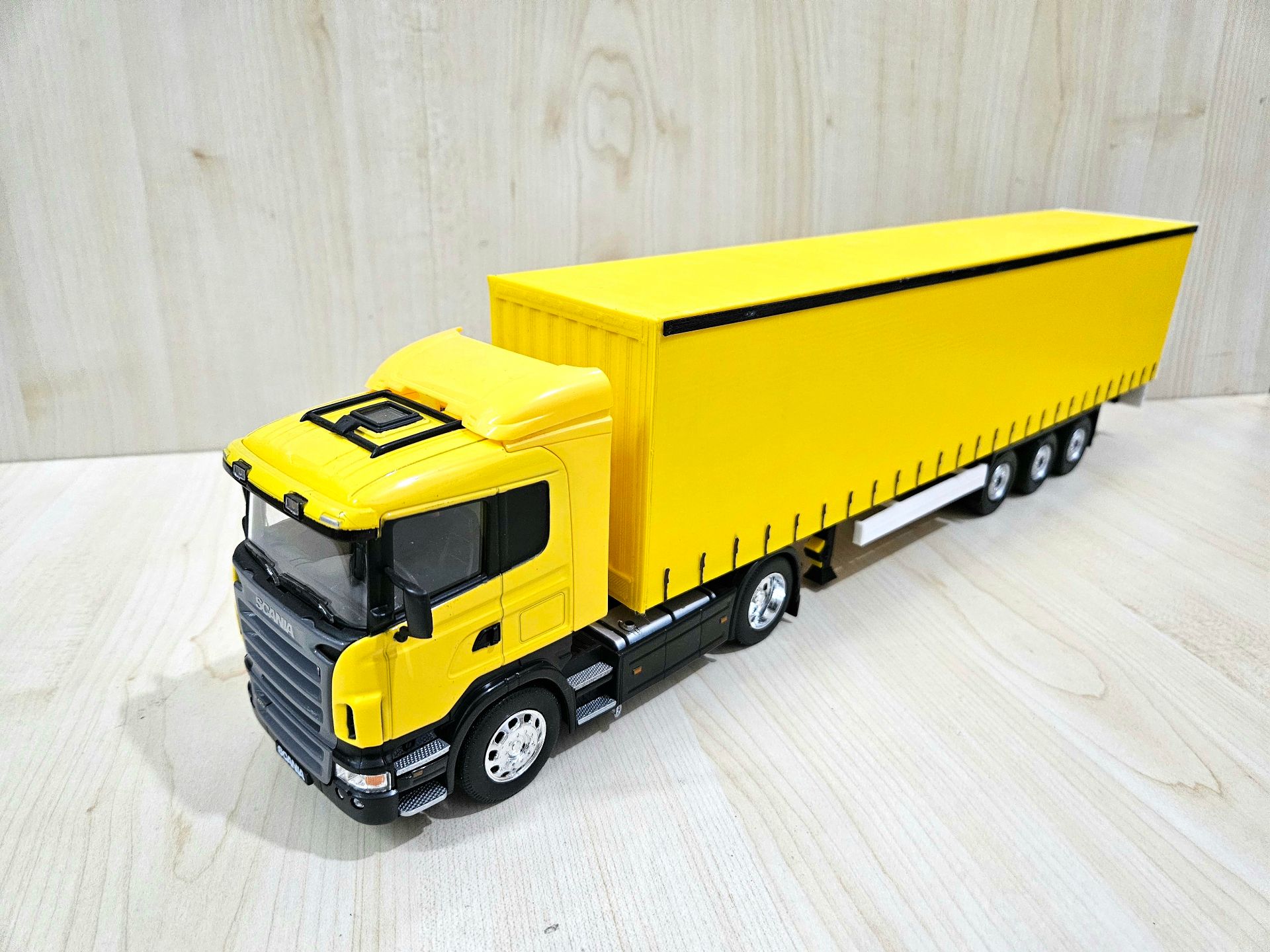 1/32 WELLY SCANIA R470 TENTE DORSELİ TIR MAKETİ