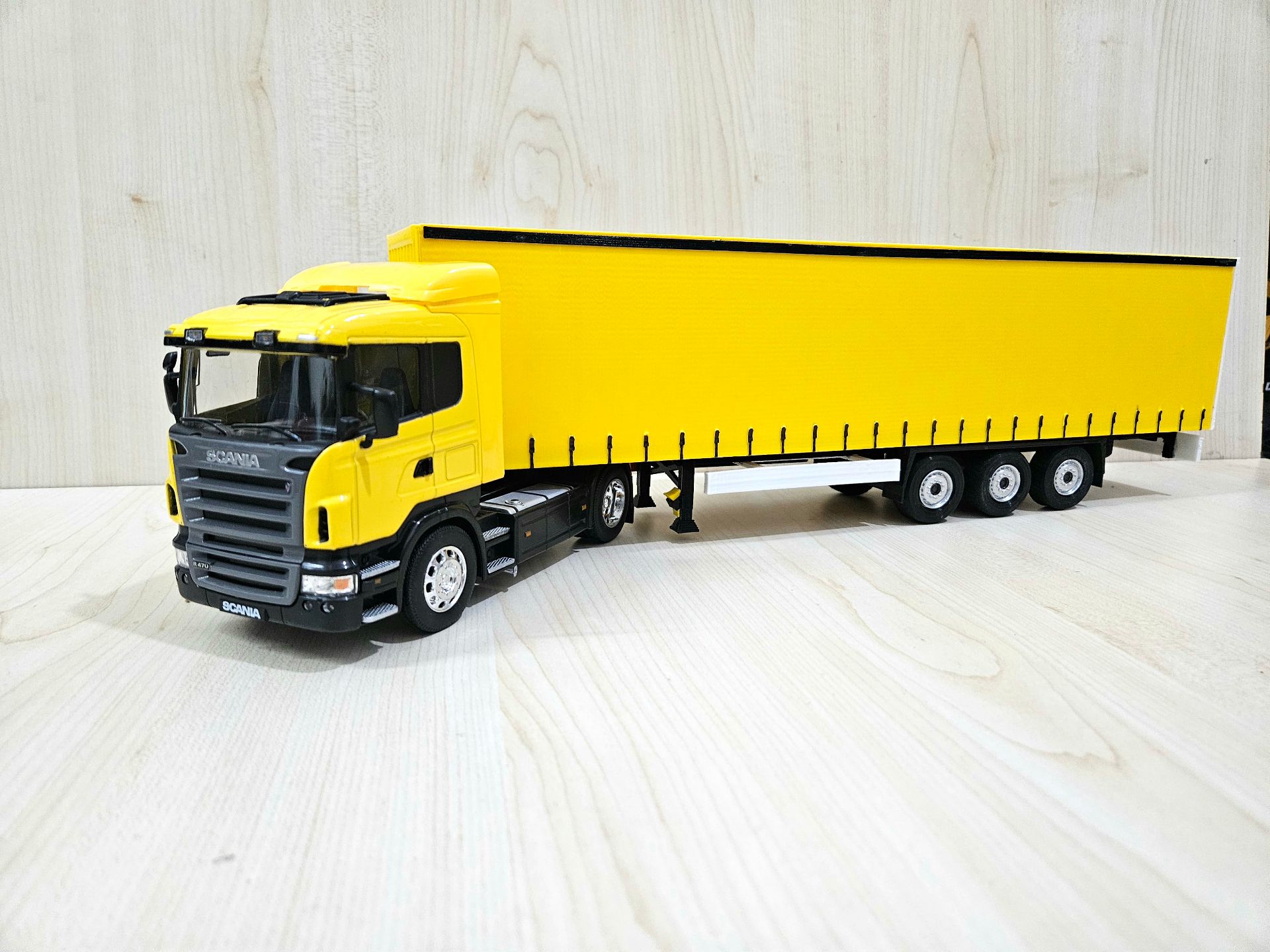 1/32 WELLY SCANIA R470 TENTE DORSELİ TIR MAKETİ