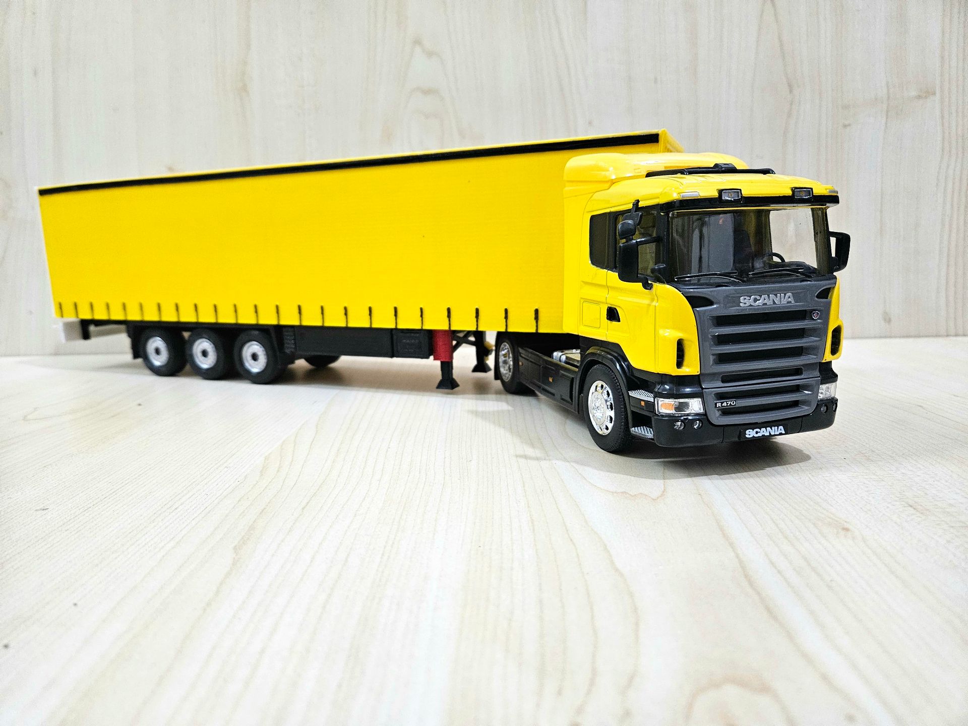 1/32 WELLY SCANIA R470 TENTE DORSELİ TIR MAKETİ