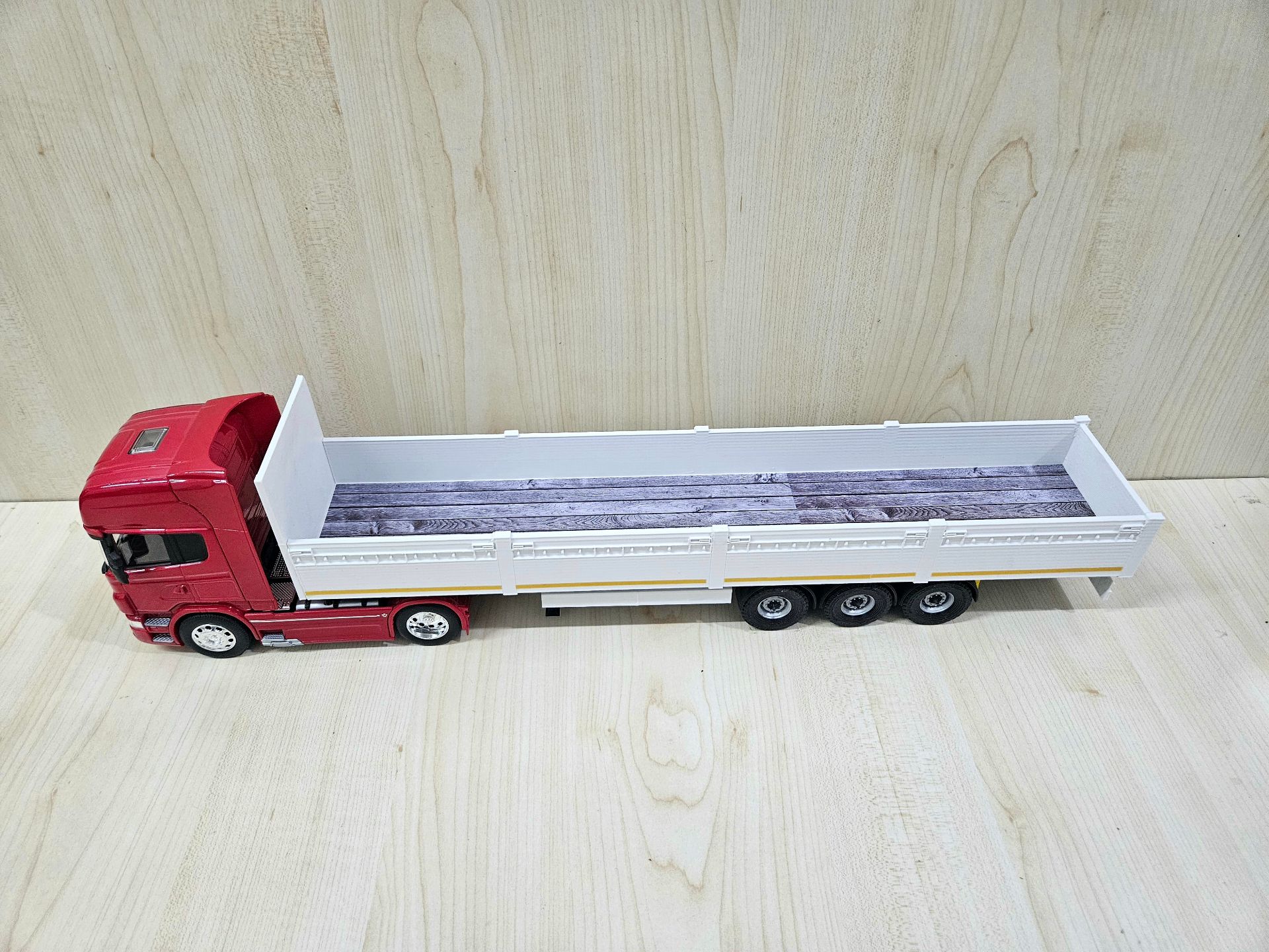 1/32 WELLY SCANIA R730 BEYAZ SAL DORSELİ TIR MAKETİ