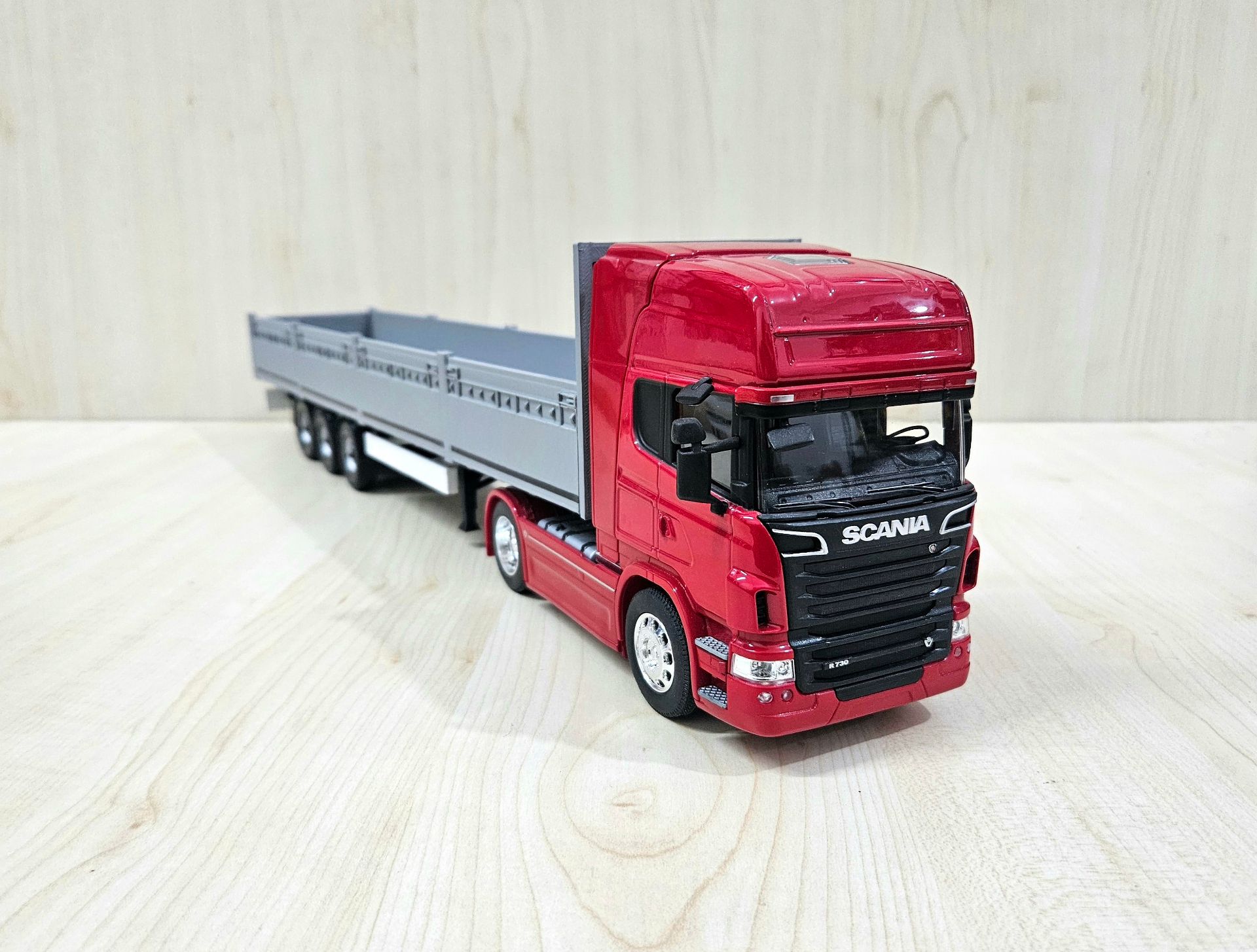 1/32 WELLY SCANIA R730 GRİ SAL DORSELİ TIR MAKETİ