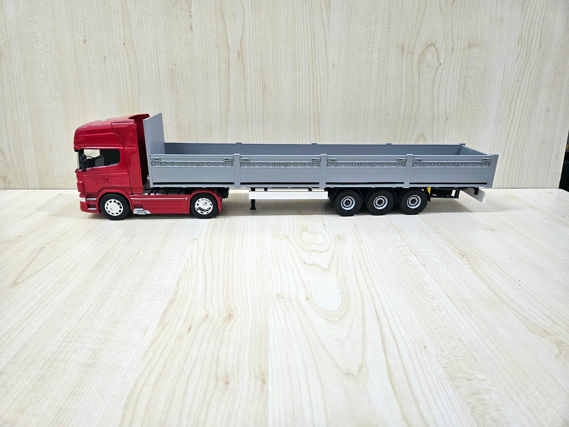 1/32 WELLY SCANIA R730 GRİ SAL DORSELİ TIR MAKETİ