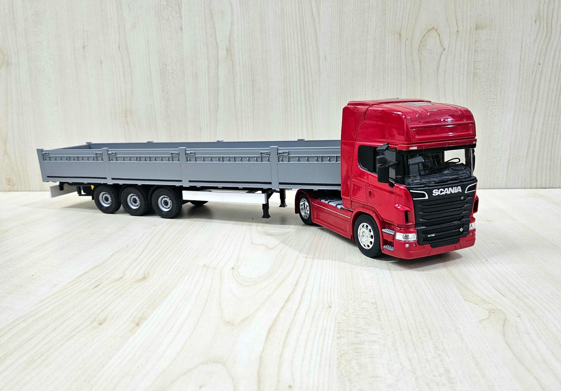 1/32 WELLY SCANIA R730 GRİ SAL DORSELİ TIR MAKETİ