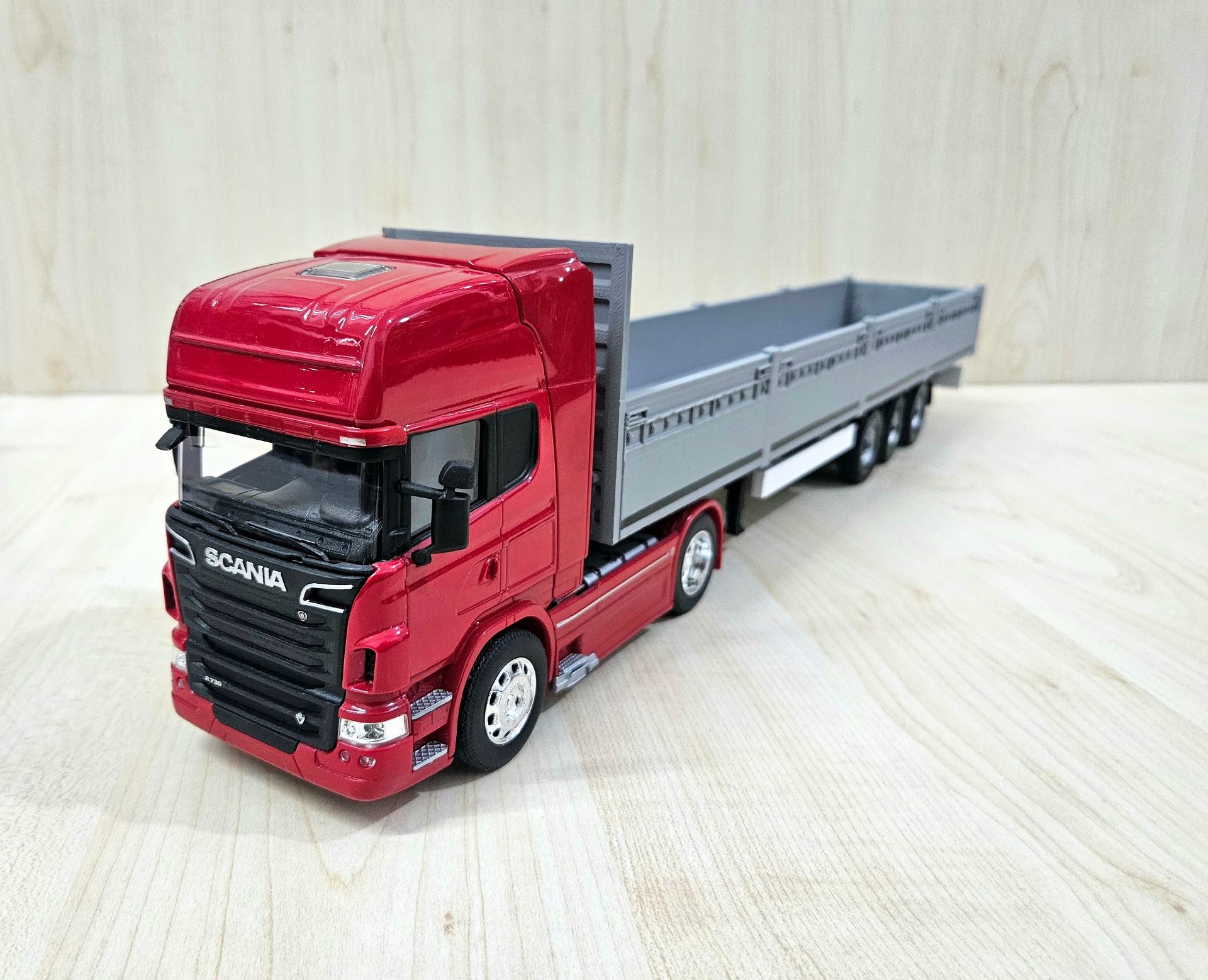 1/32 WELLY SCANIA R730 GRİ SAL DORSELİ TIR MAKETİ