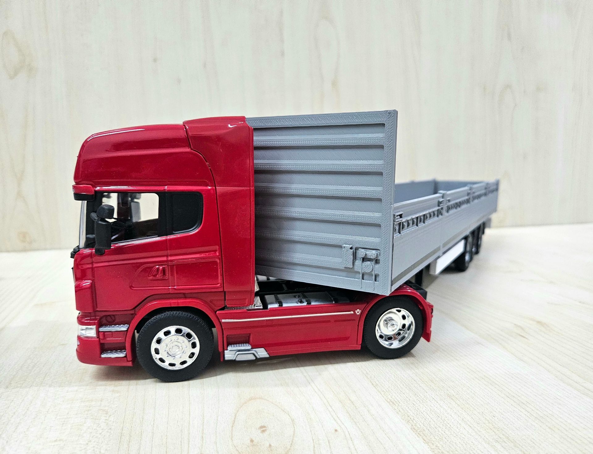 1/32 WELLY SCANIA R730 GRİ SAL DORSELİ TIR MAKETİ