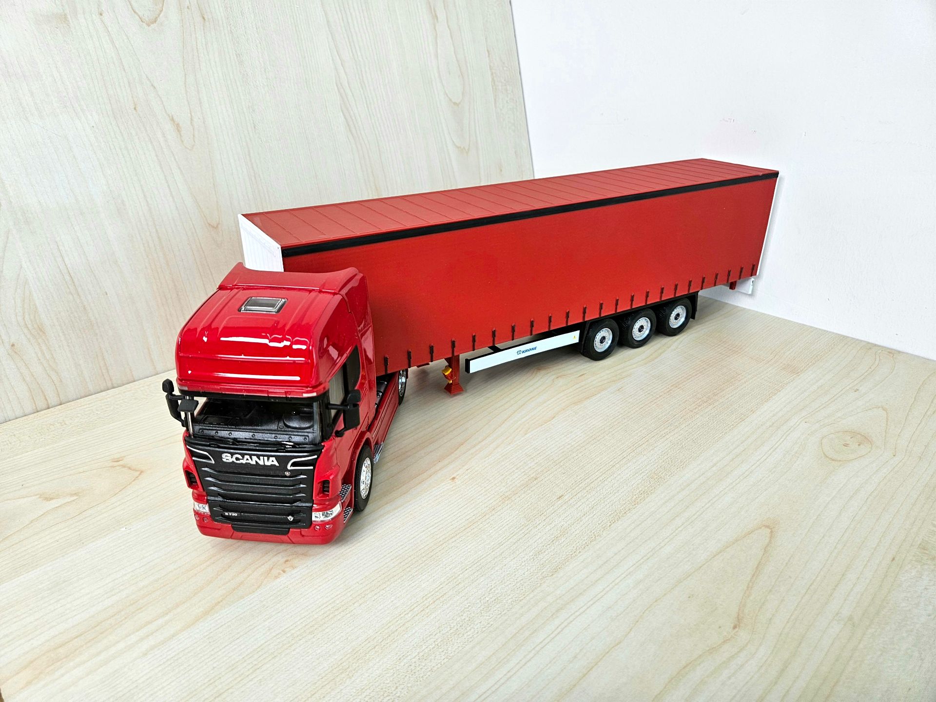 1/32 WELLY SCANIA R730 TENTE DORSELİ TIR MAKETİ