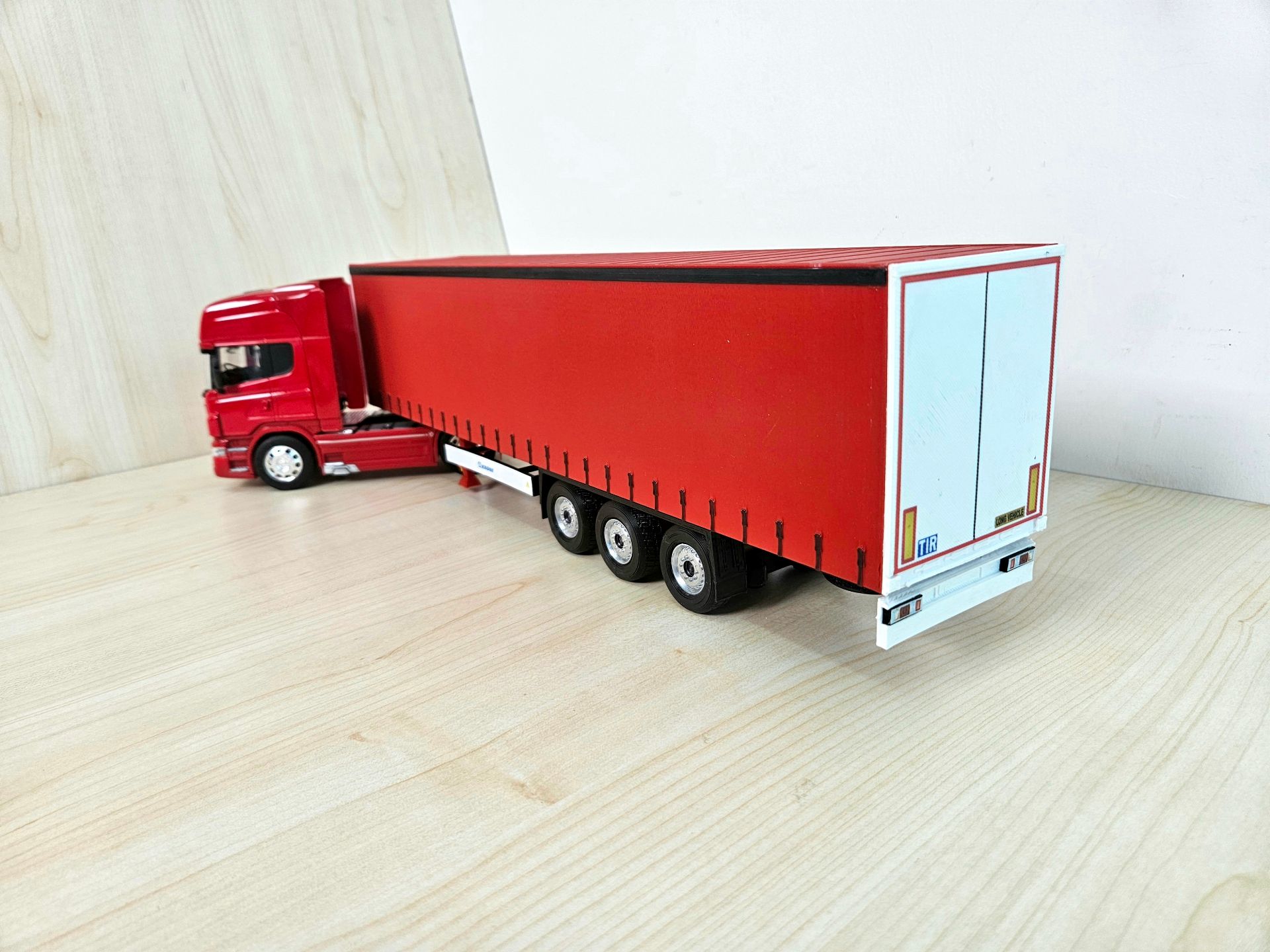 1/32 WELLY SCANIA R730 TENTE DORSELİ TIR MAKETİ
