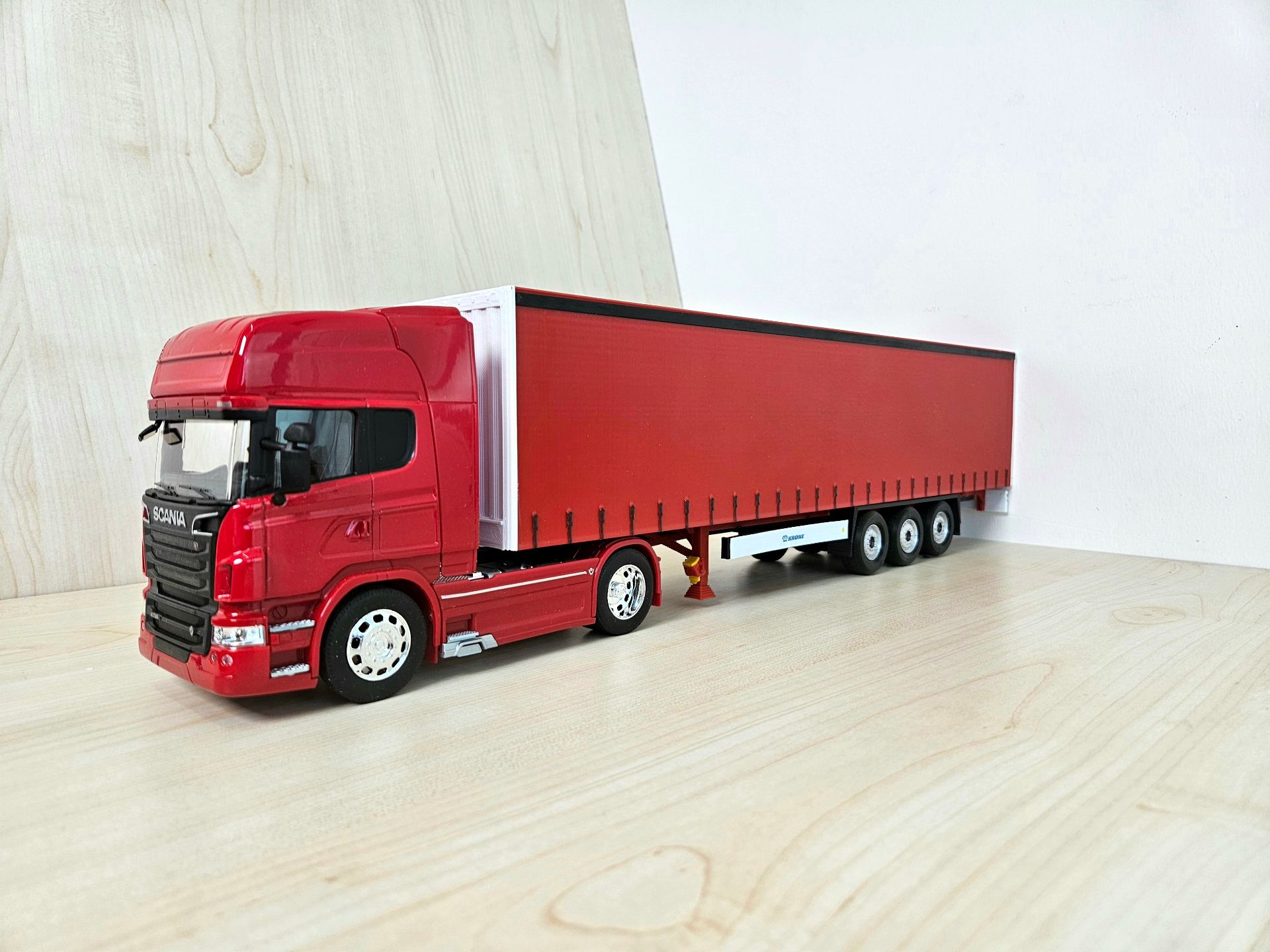 1/32 WELLY SCANIA R730 TENTE DORSELİ TIR MAKETİ