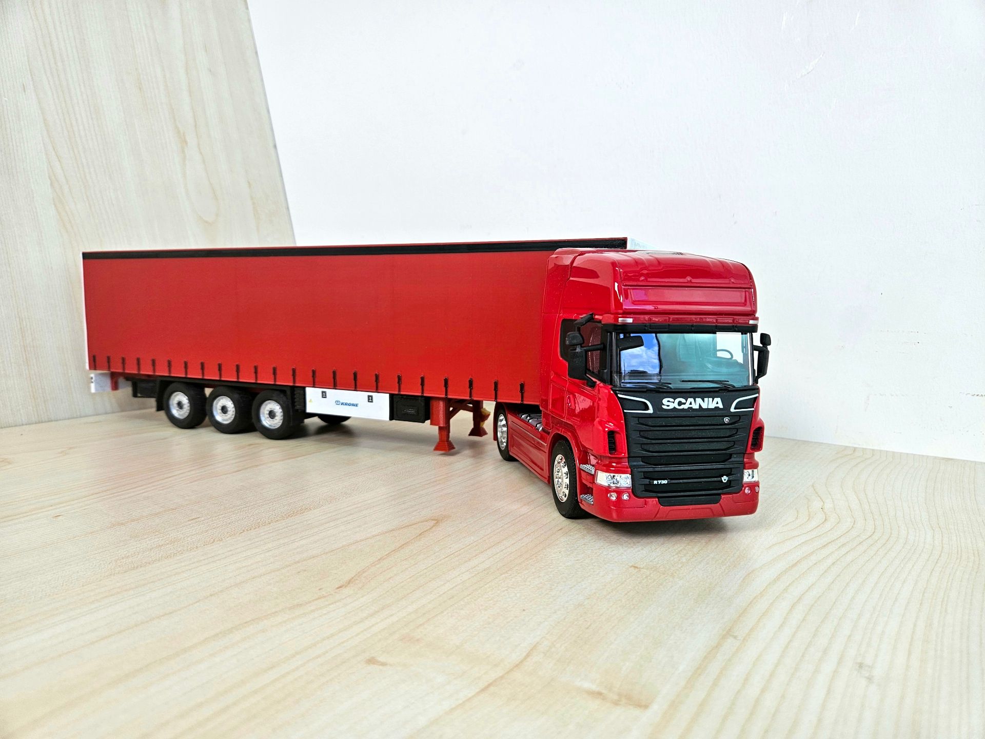 1/32 WELLY SCANIA R730 TENTE DORSELİ TIR MAKETİ