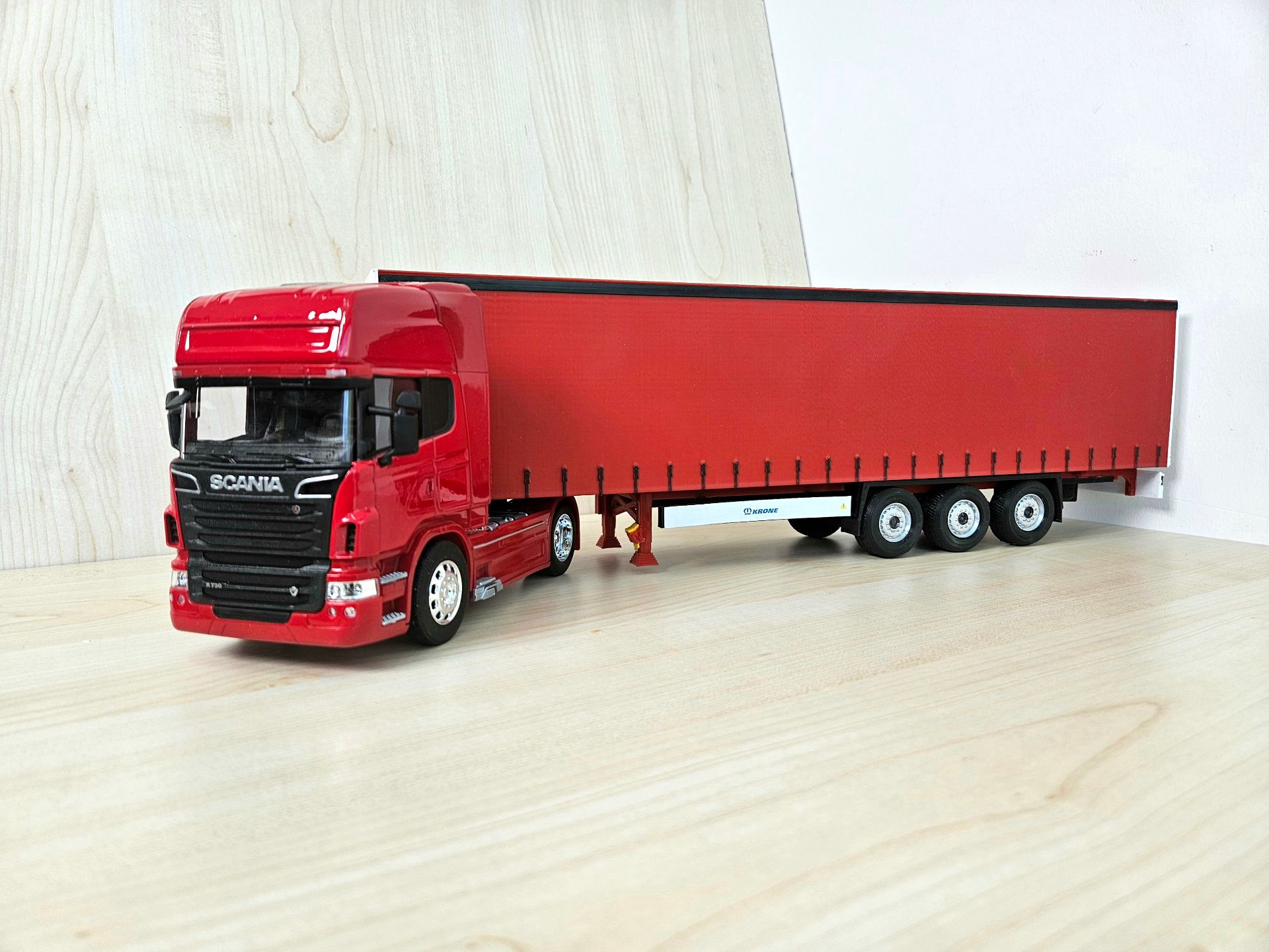 1/32 WELLY SCANIA R730 TENTE DORSELİ TIR MAKETİ