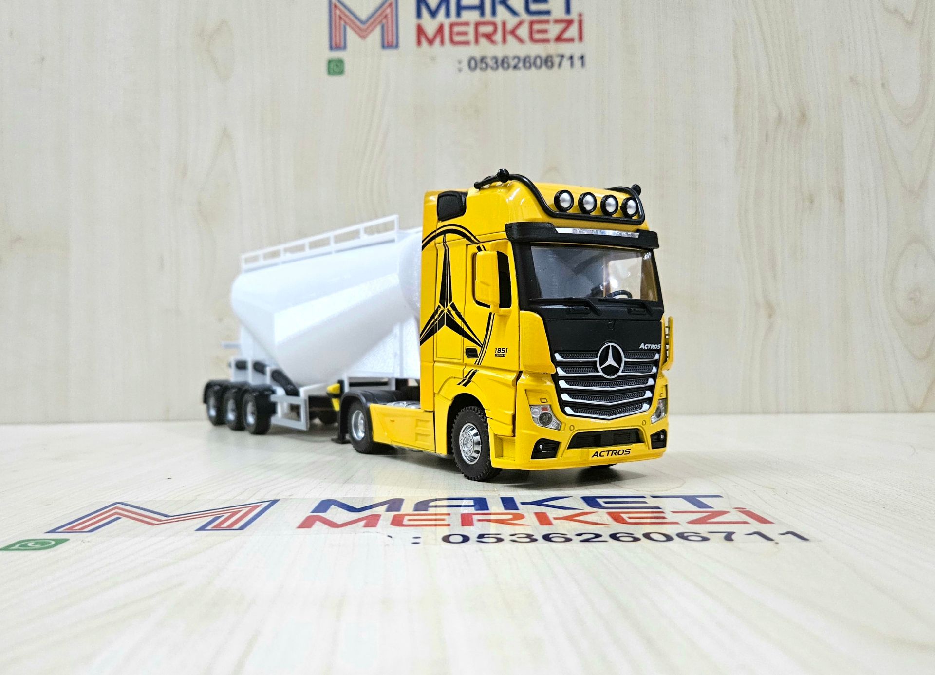 1/36 SARI MERCEDES ACTROS 1851 V TİPİ SİLOBAS TIR MAKETİ