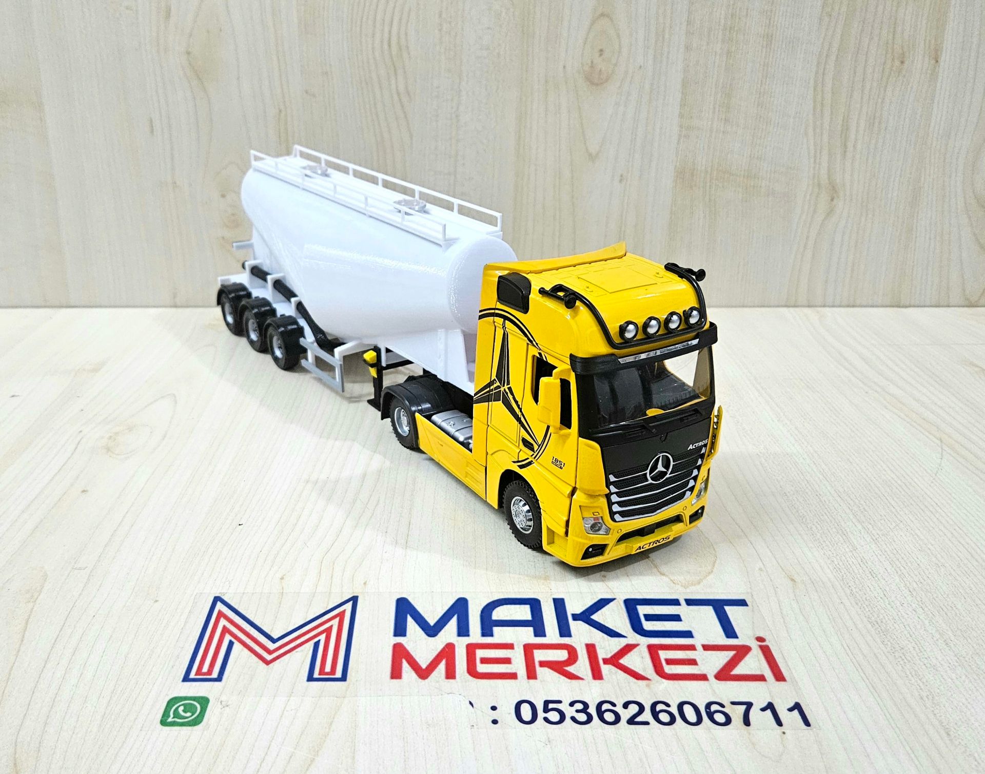 1/36 SARI MERCEDES ACTROS 1851 V TİPİ SİLOBAS TIR MAKETİ