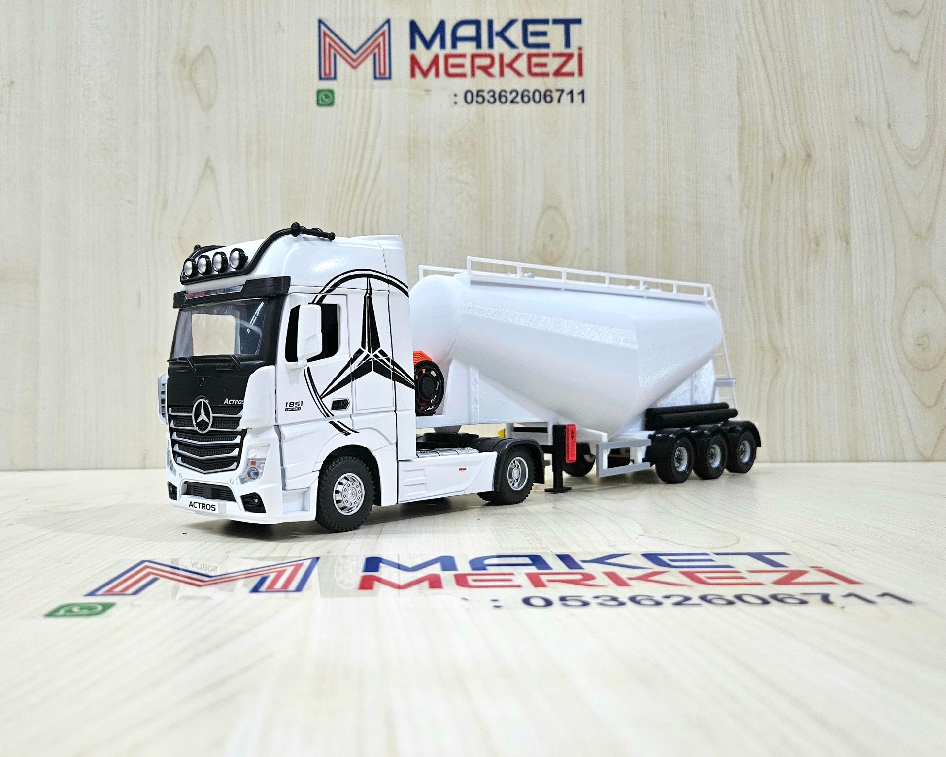 1/36 BEYAZ MERCEDES ACTROS 1851 V TİPİ SİLOBAS TIR MAKETİ
