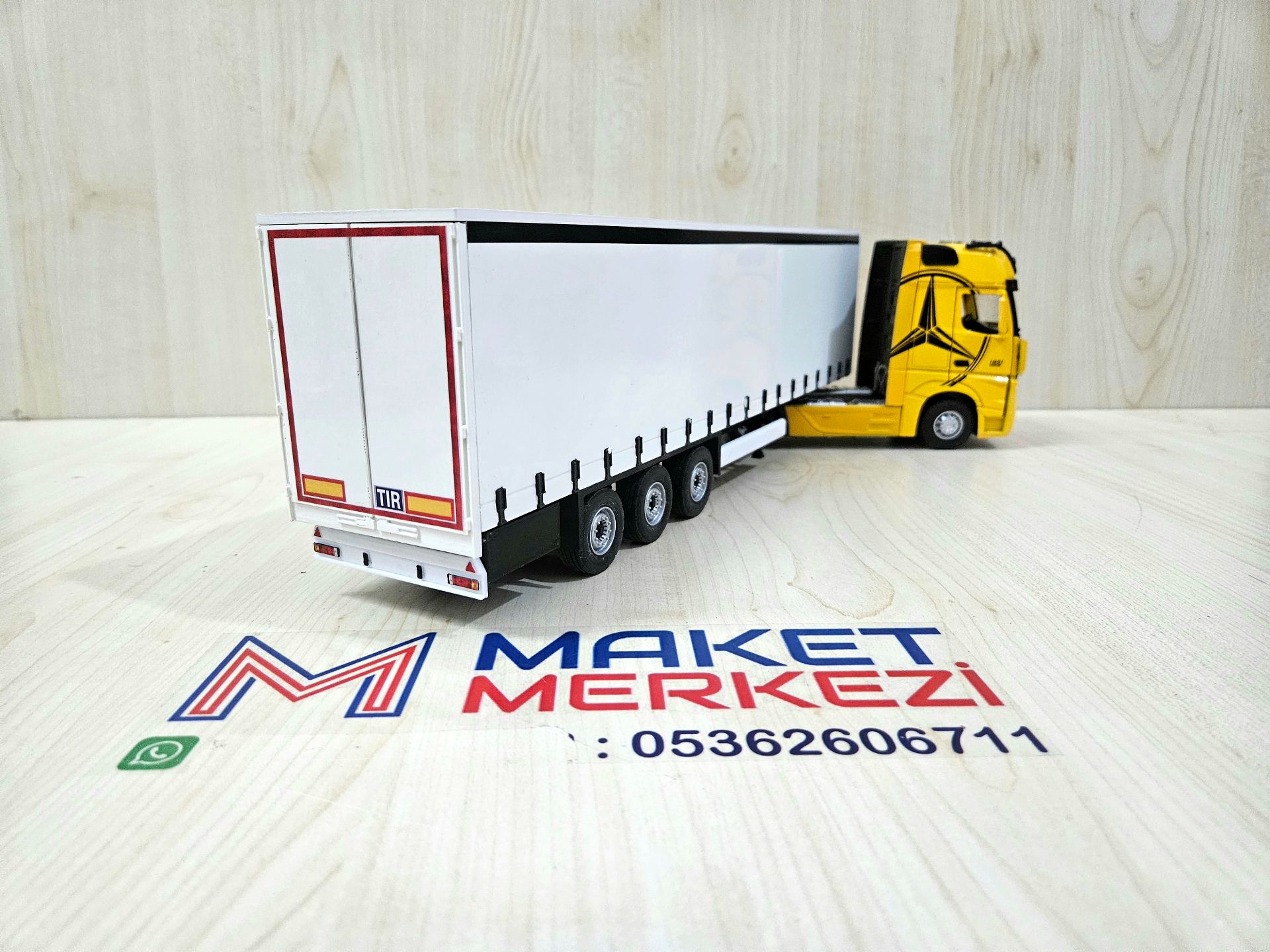 1/36 SARI MERCEDES ACTROS 1851 TENTE DORSELİ TIR MAKETİ