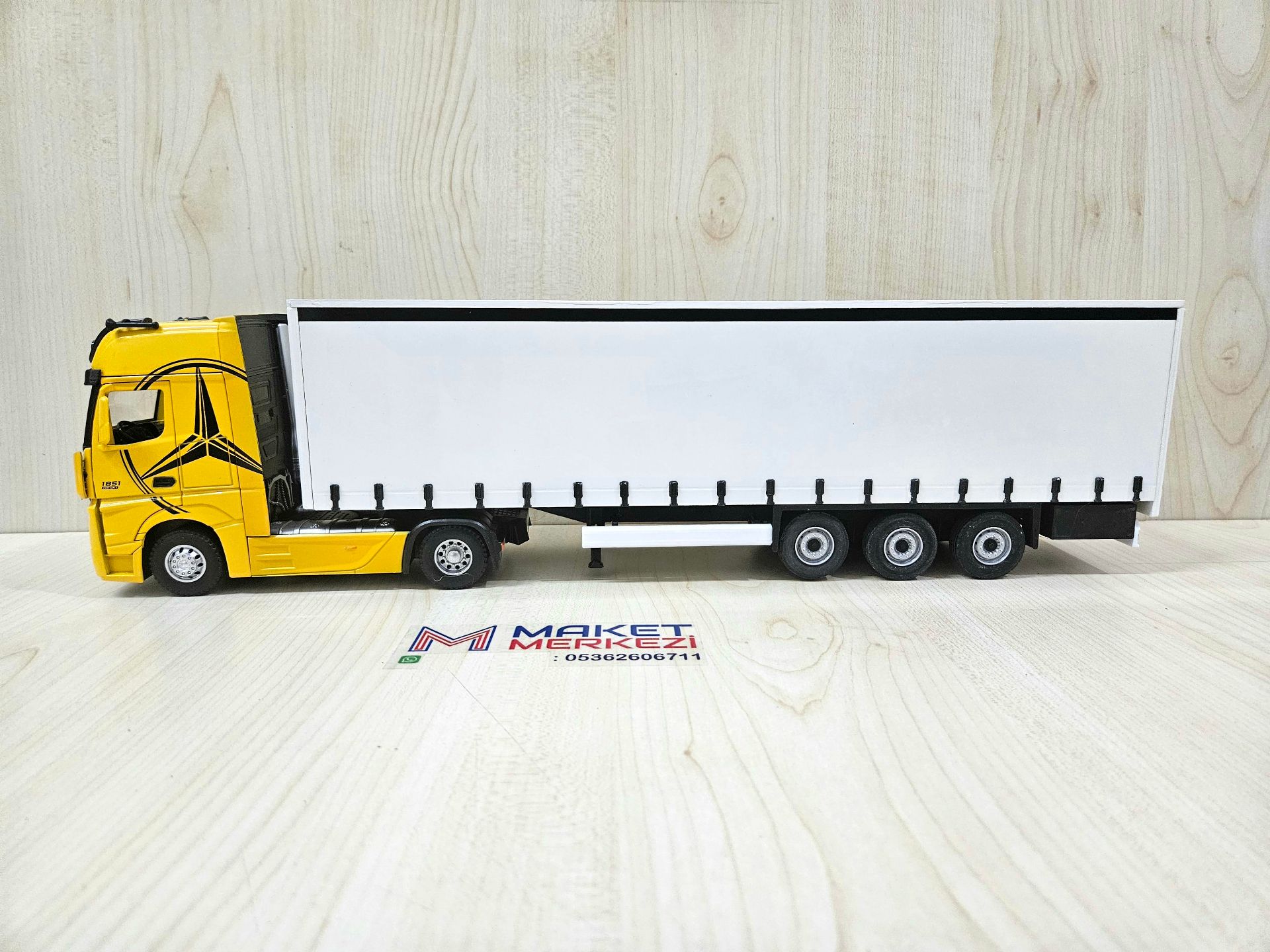1/36 SARI MERCEDES ACTROS 1851 TENTE DORSELİ TIR MAKETİ