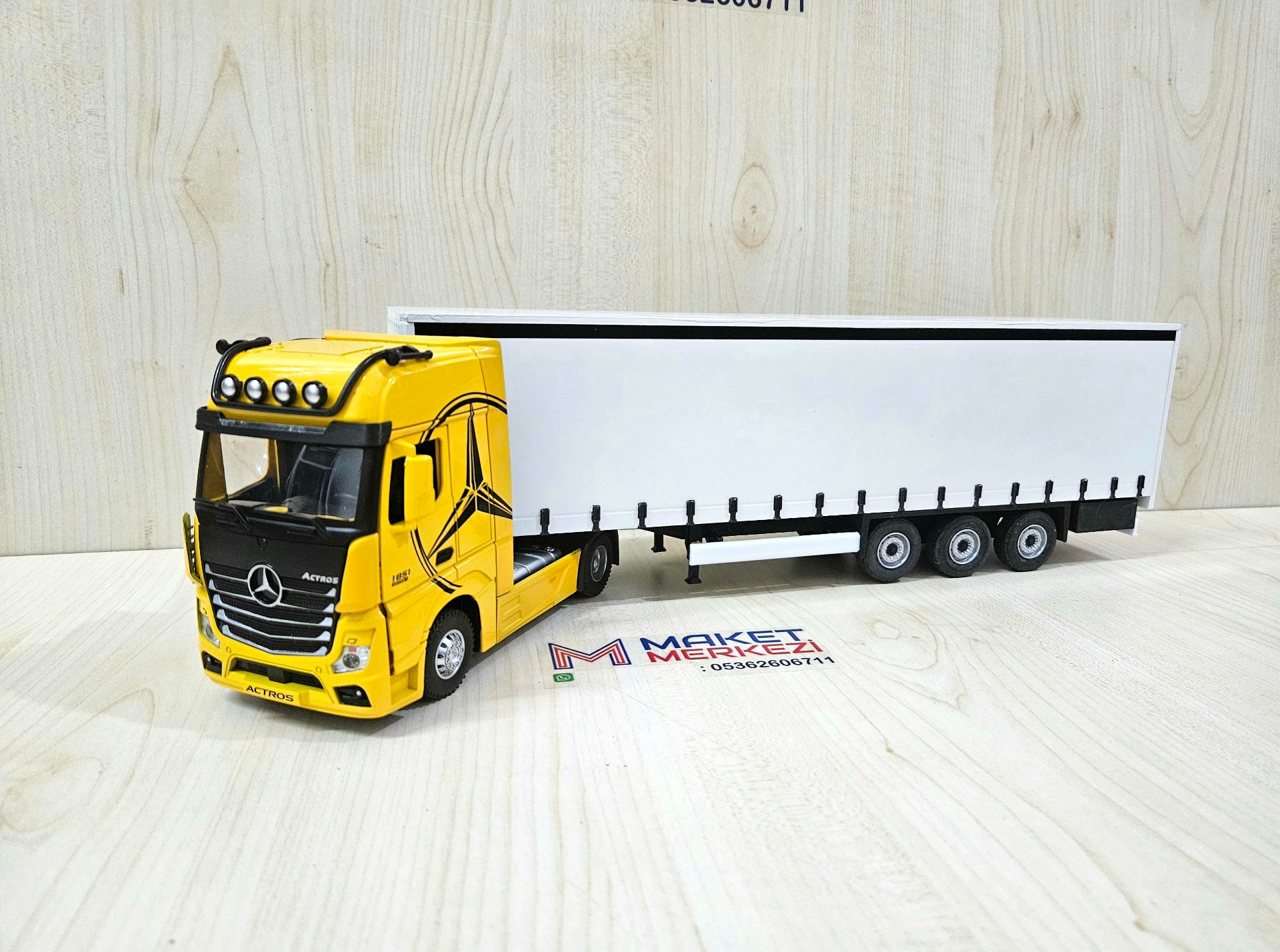 1/36 SARI MERCEDES ACTROS 1851 TENTE DORSELİ TIR MAKETİ