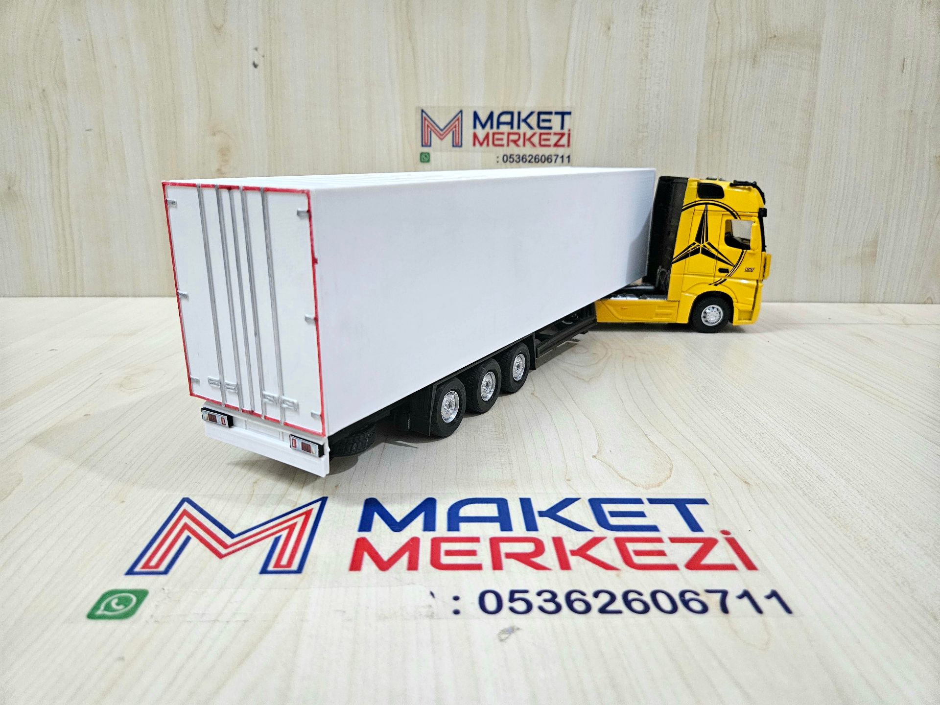 1/36 SARI MERCEDES ACTROS 1851 FRIGO DORSELİ TIR MAKETİ