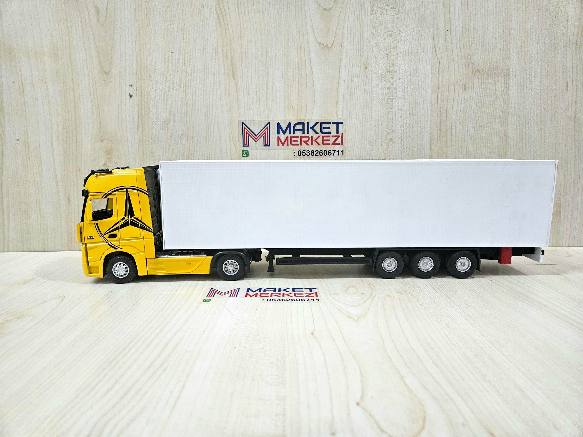 1/36 SARI MERCEDES ACTROS 1851 FRIGO DORSELİ TIR MAKETİ