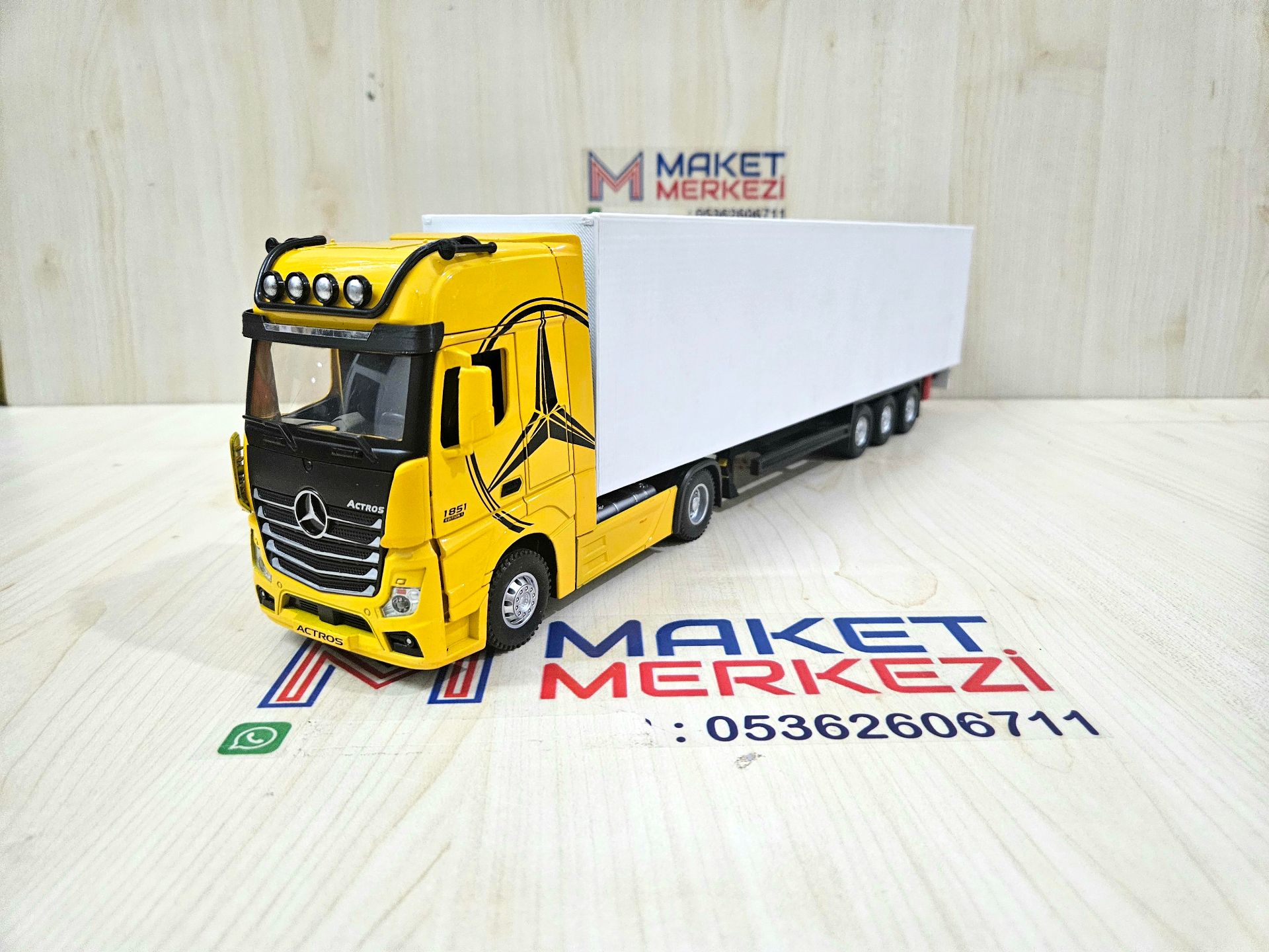 1/36 SARI MERCEDES ACTROS 1851 FRIGO DORSELİ TIR MAKETİ