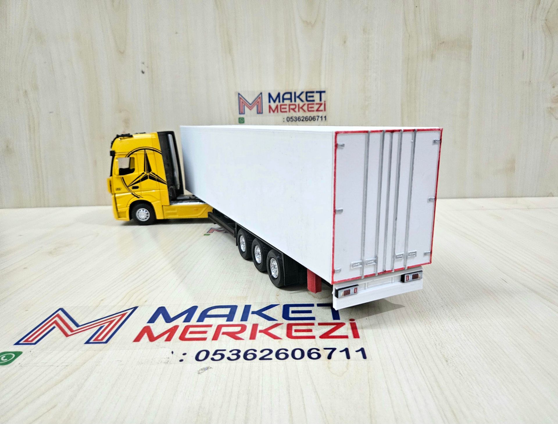 1/36 SARI MERCEDES ACTROS 1851 FRIGO DORSELİ TIR MAKETİ