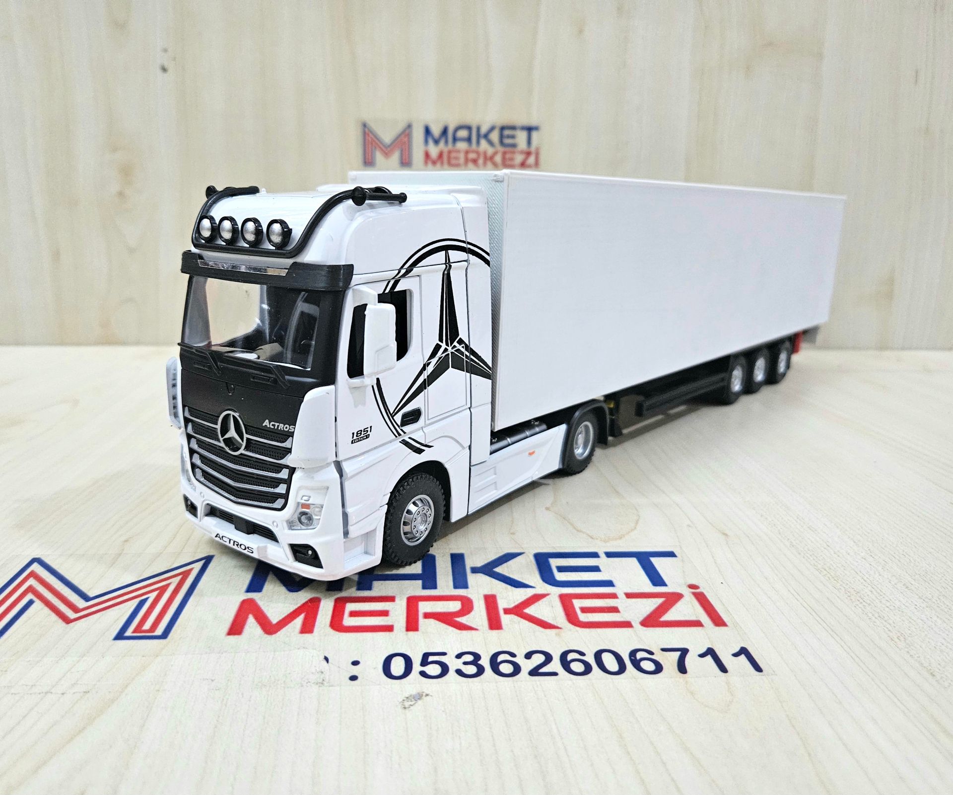 1/36 BEYAZ MERCEDES ACTROS 1851 FRIGO DORSELİ TIR MAKETİ