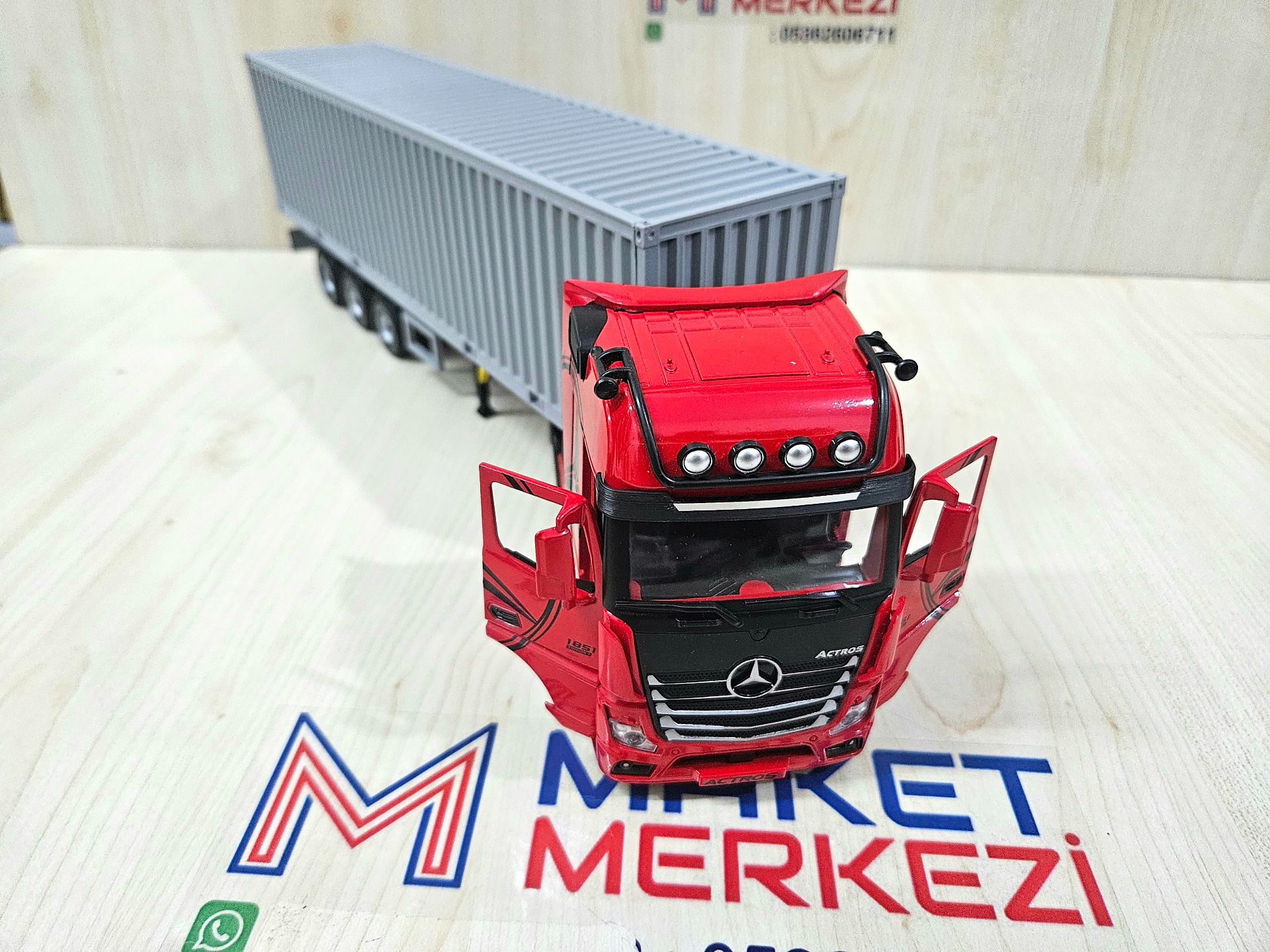 1/36 KIRMIZI MERCEDES ACTROS 1851 KONTEYNER DORSELİ TIR MAKETİ