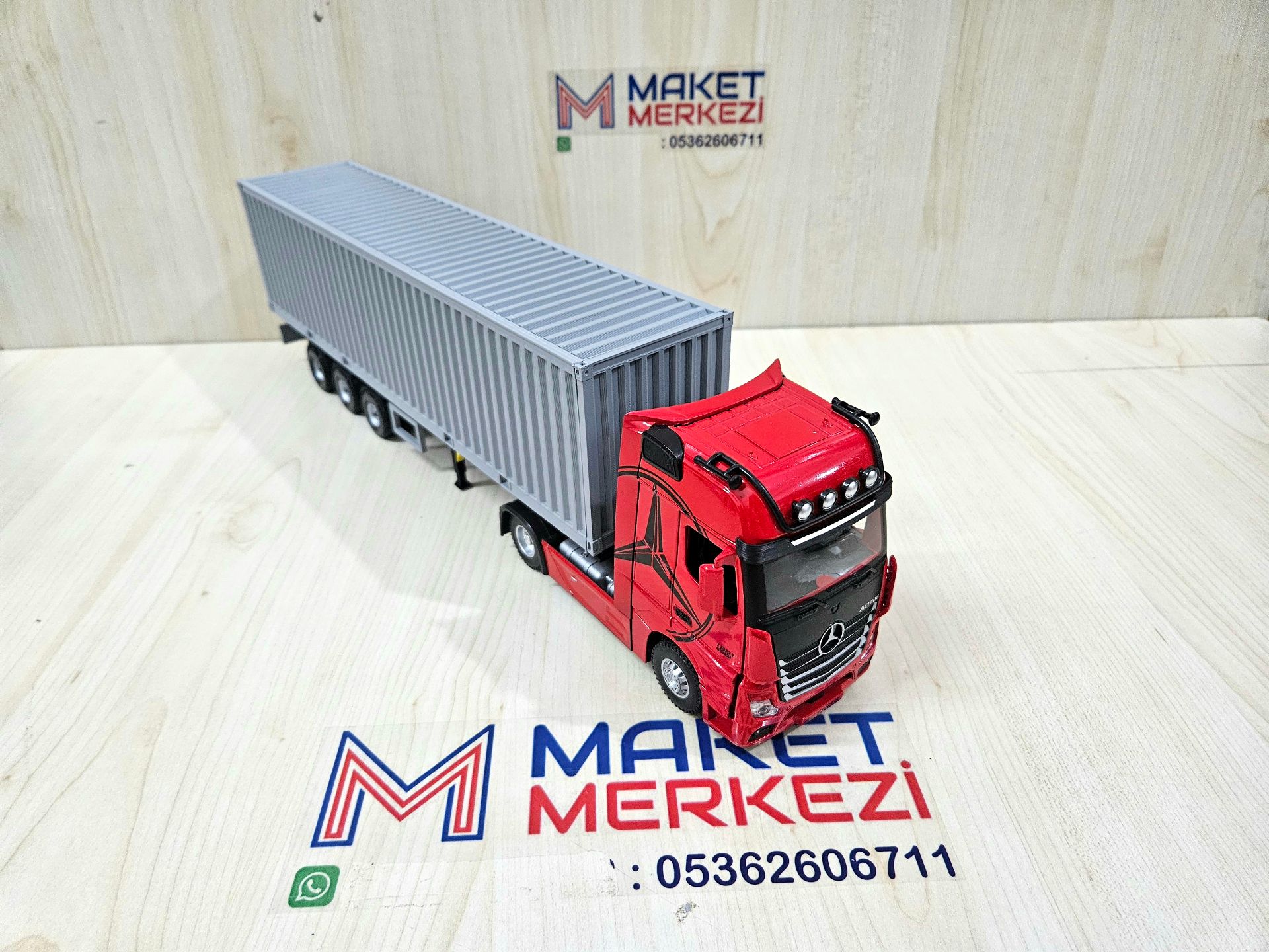 1/36 KIRMIZI MERCEDES ACTROS 1851 KONTEYNER DORSELİ TIR MAKETİ